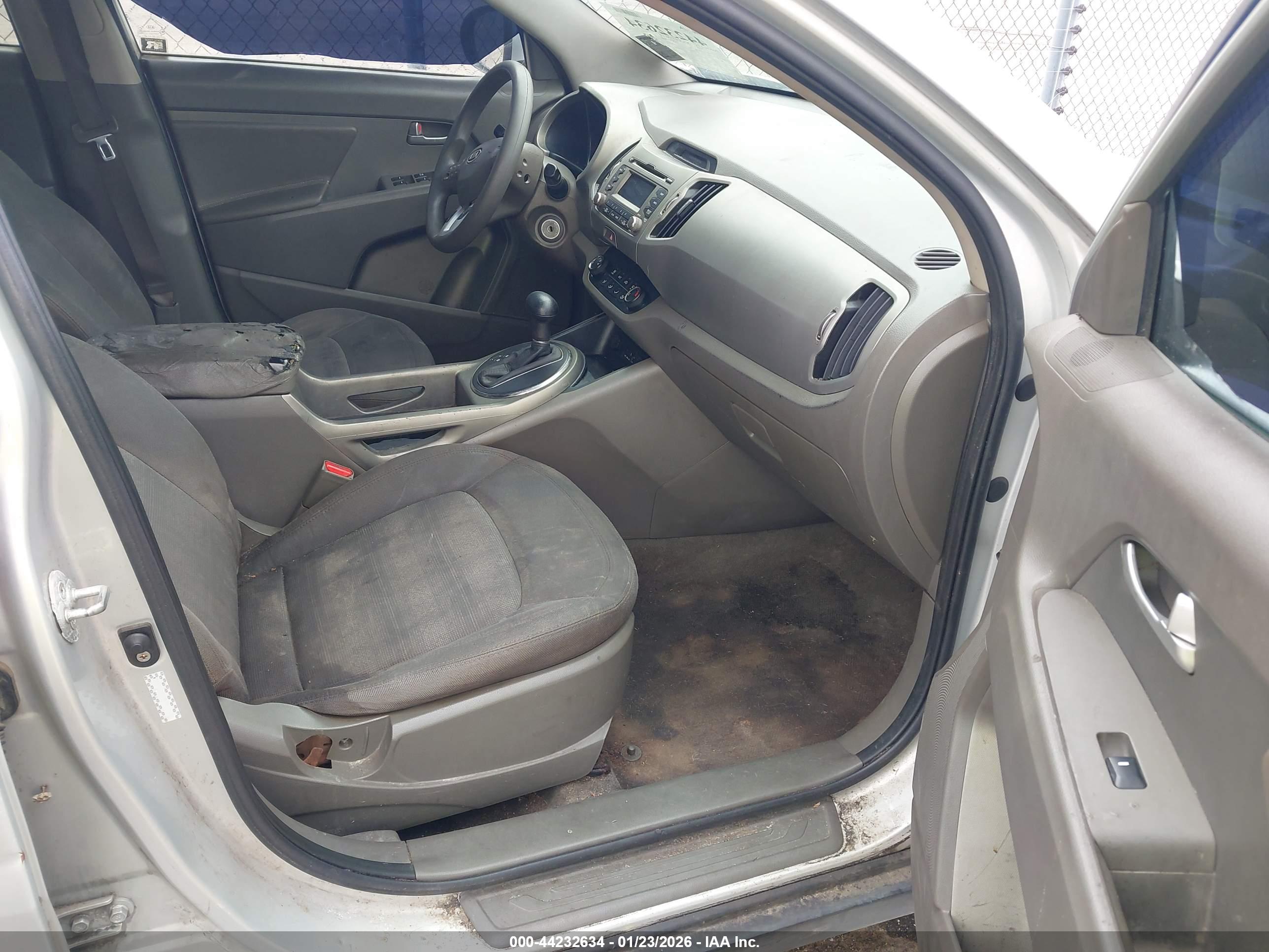 KIA SPORTAGE image 5