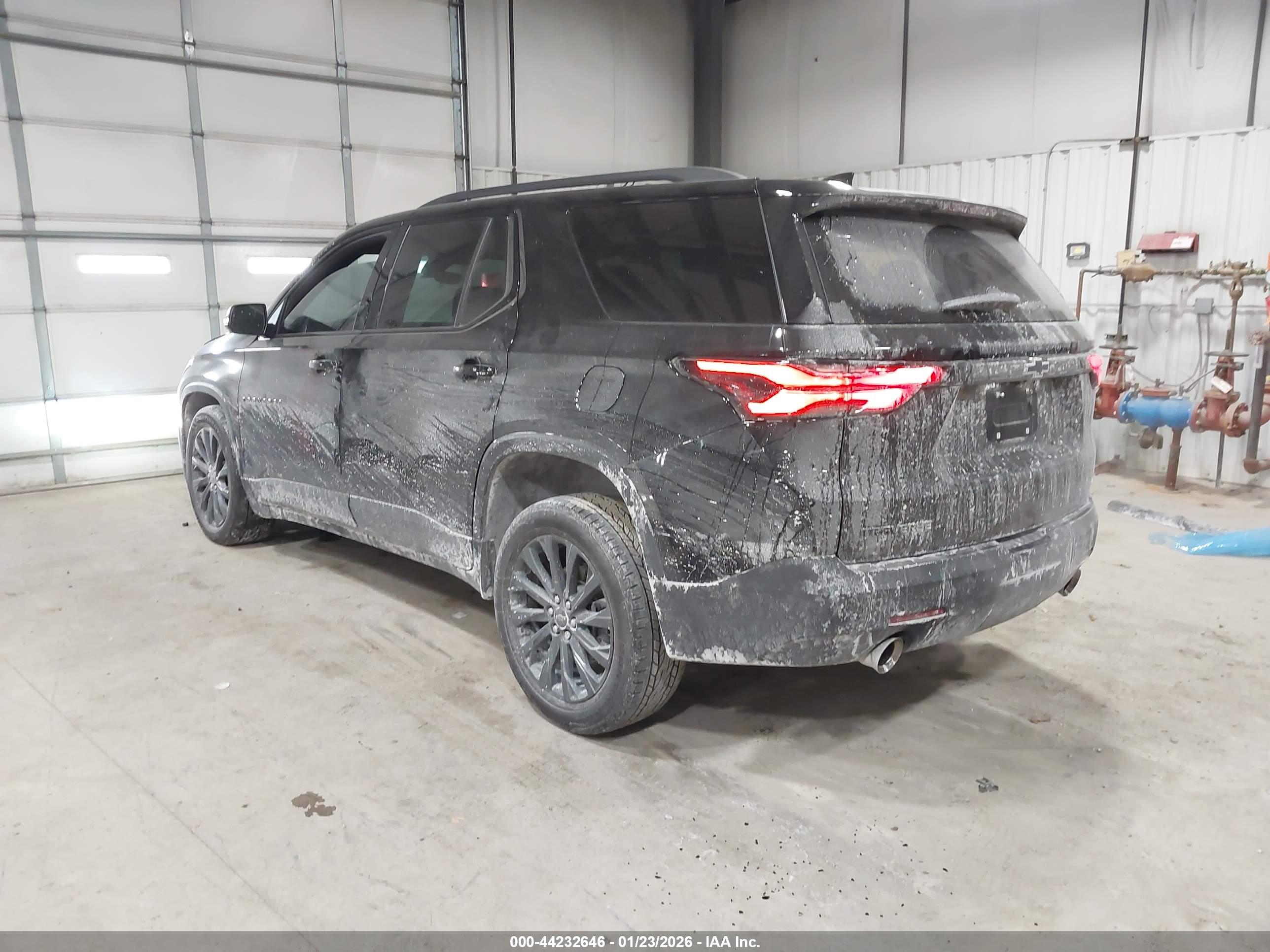 CHEVROLET TRAVERSE image 3