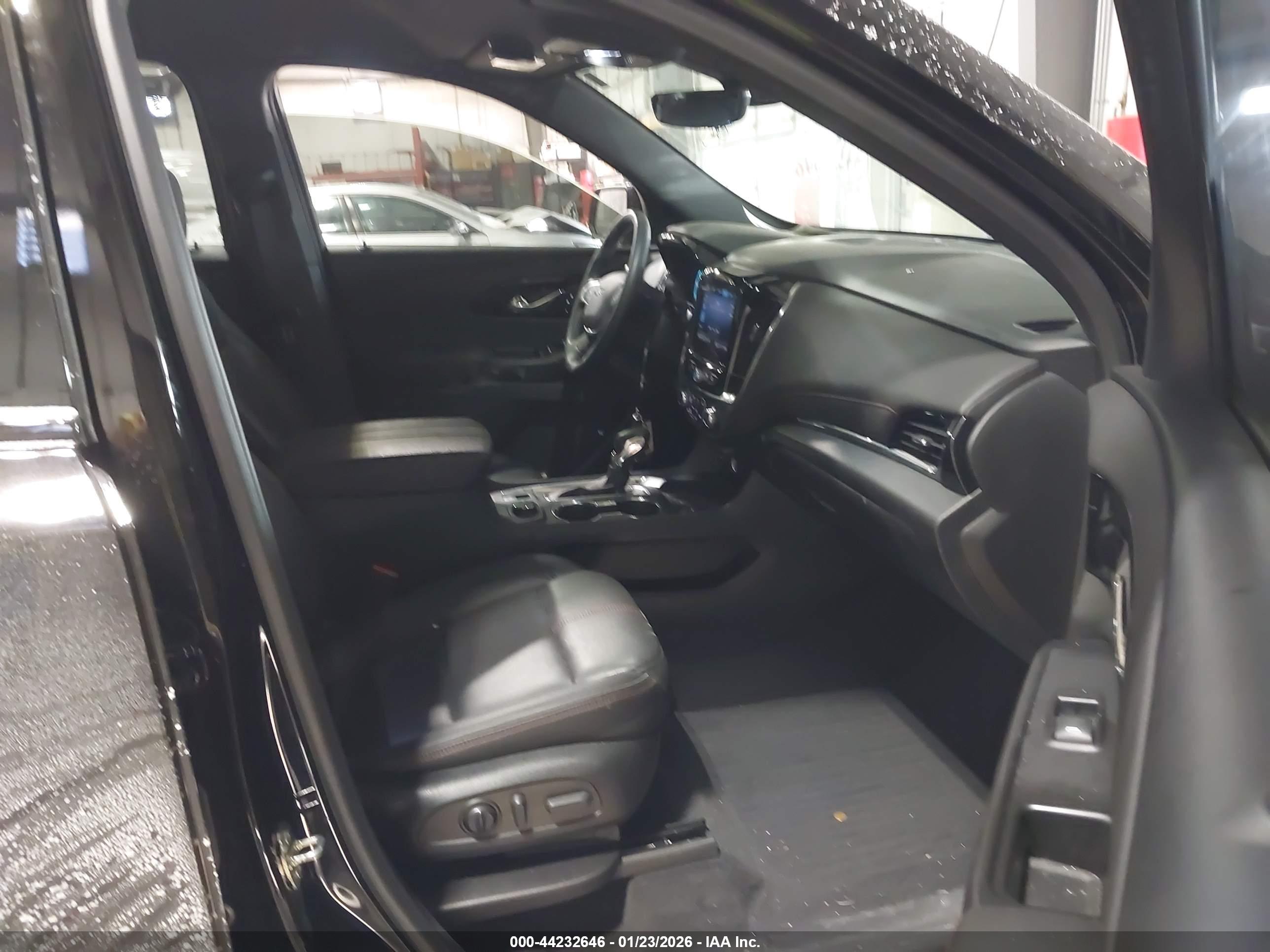 CHEVROLET TRAVERSE image 5