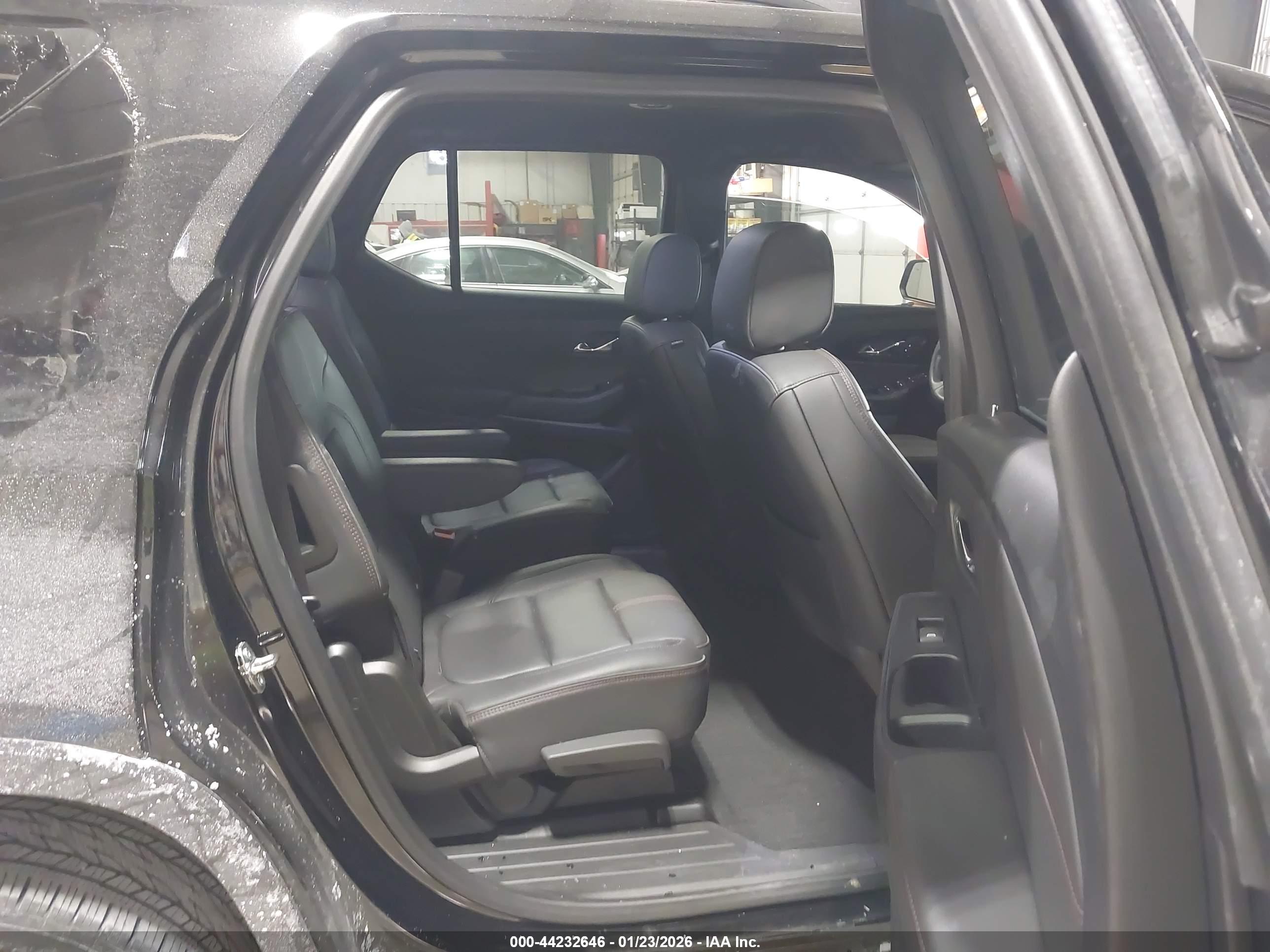 CHEVROLET TRAVERSE image 8