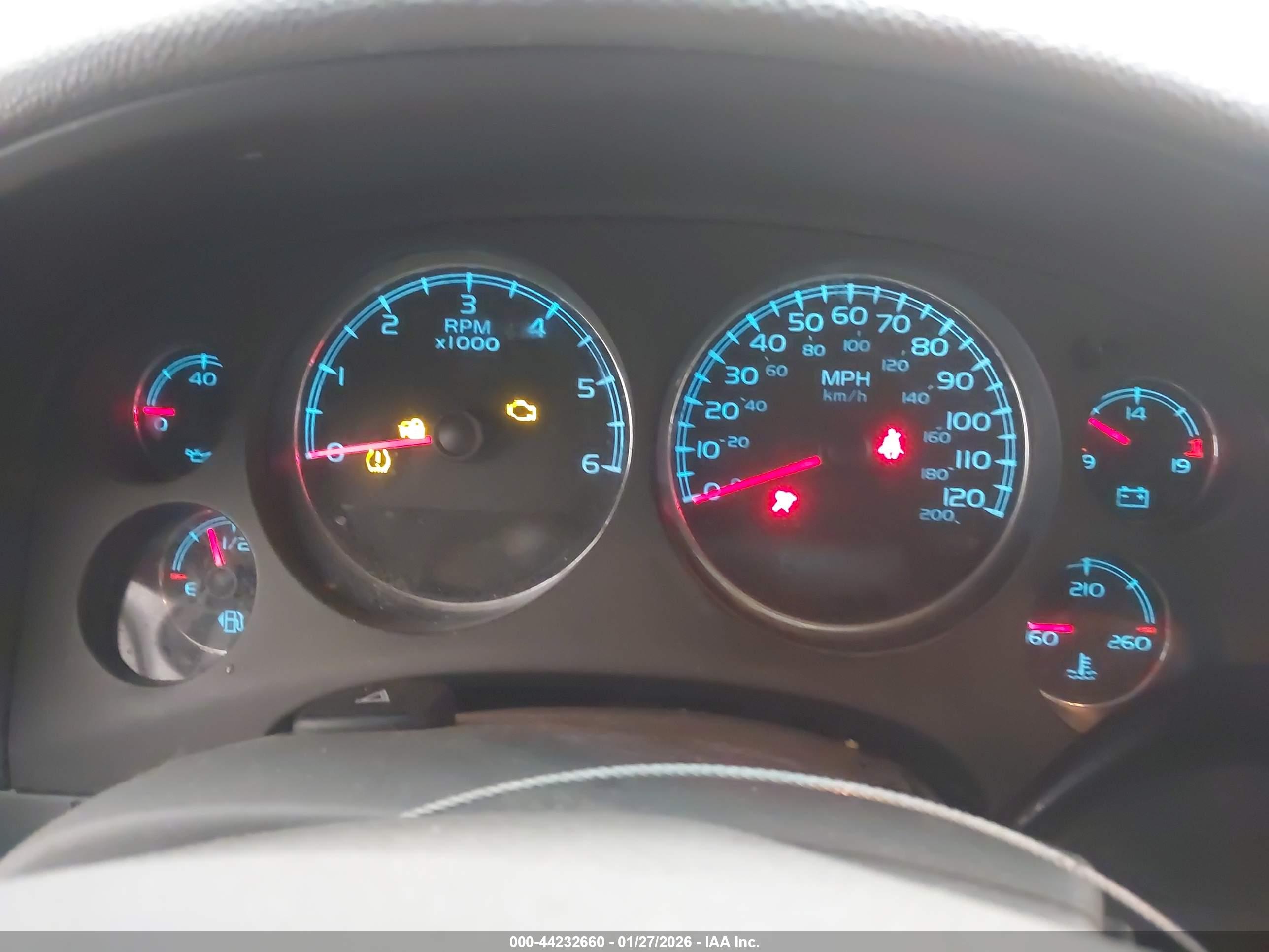 CHEVROLET TAHOE image 7