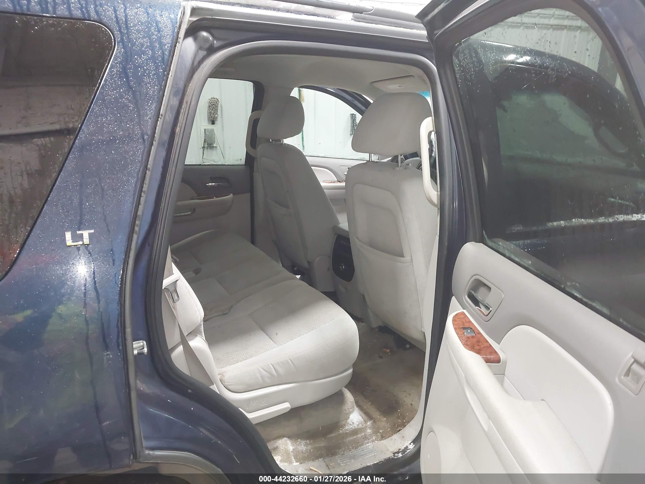 CHEVROLET TAHOE image 8