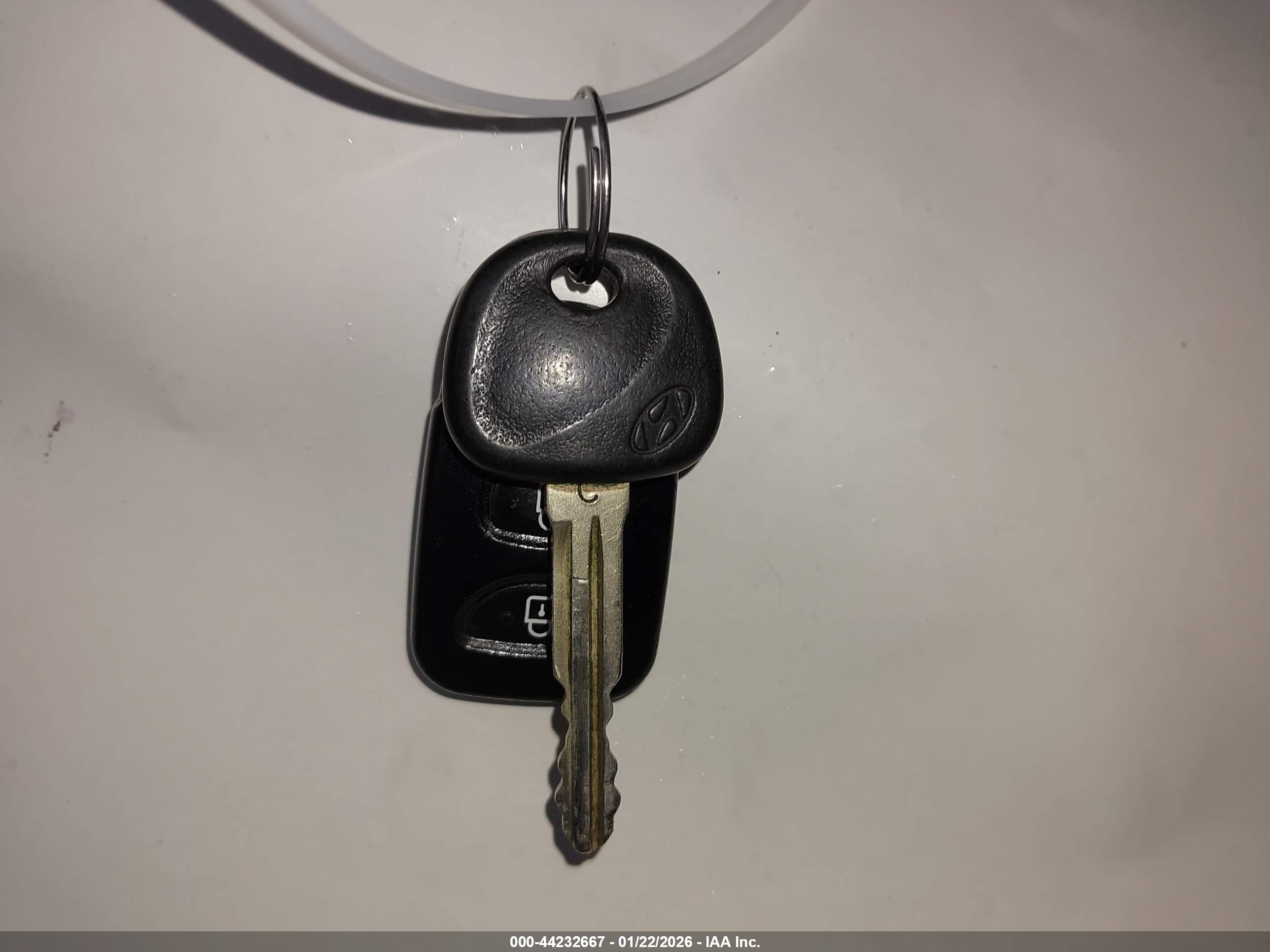 HYUNDAI ELANTRA image 11
