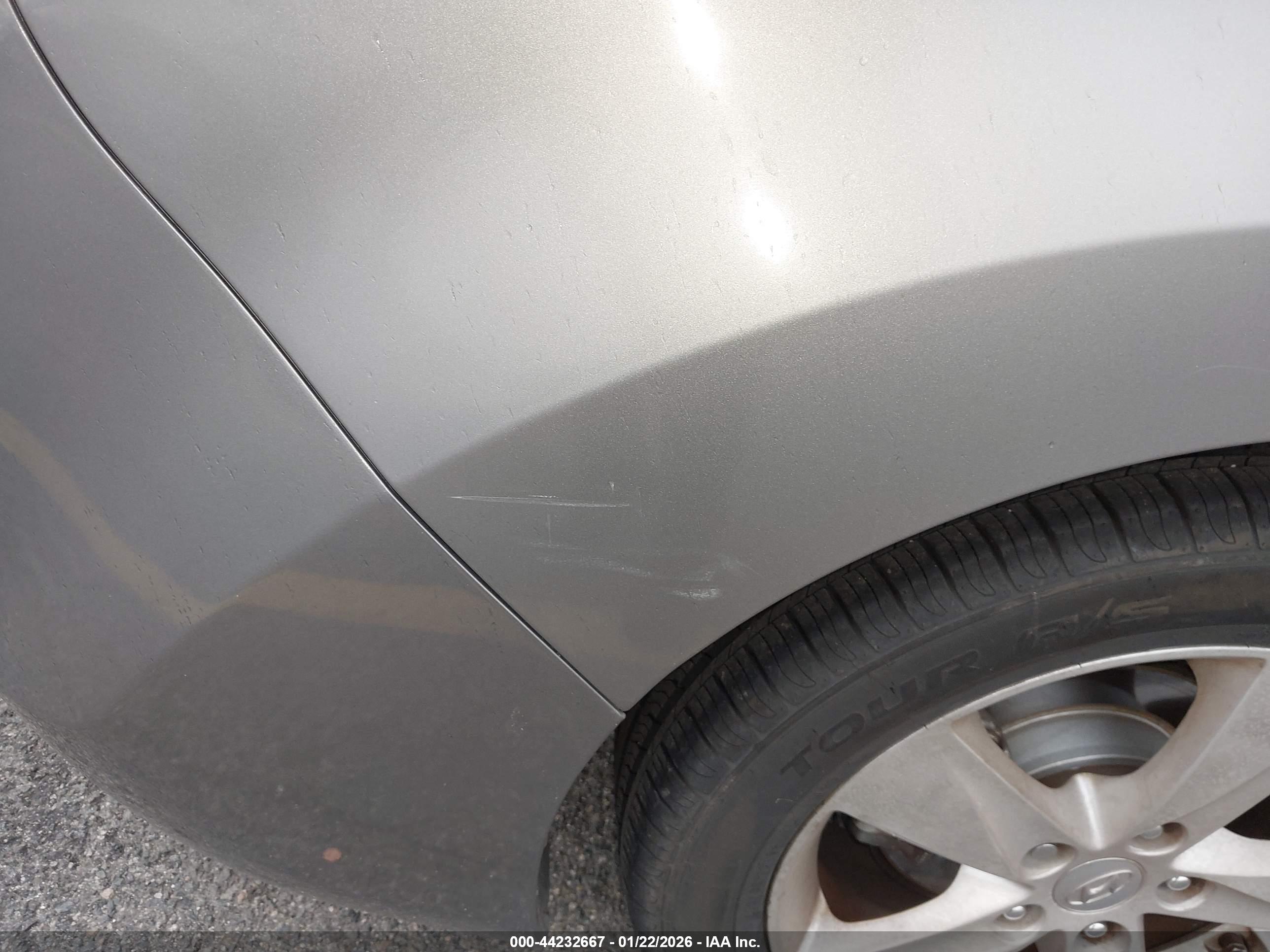 HYUNDAI ELANTRA image 6