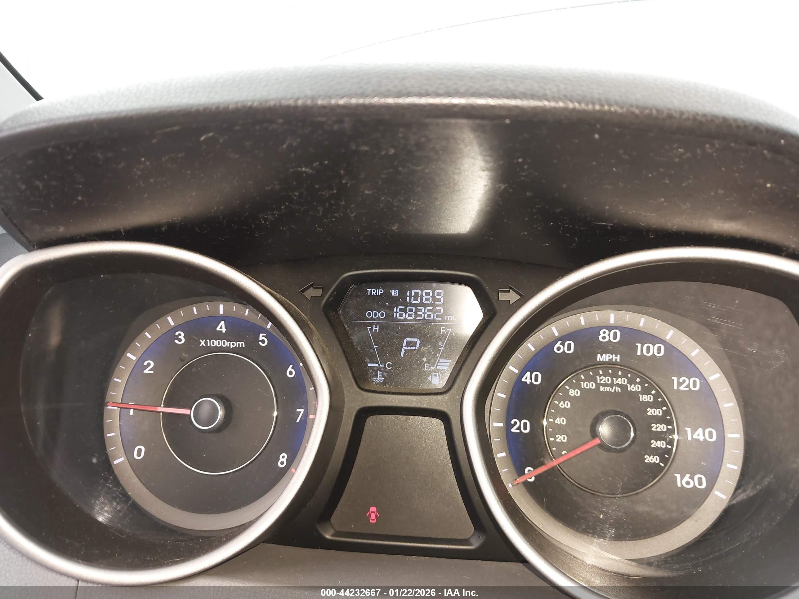HYUNDAI ELANTRA image 7