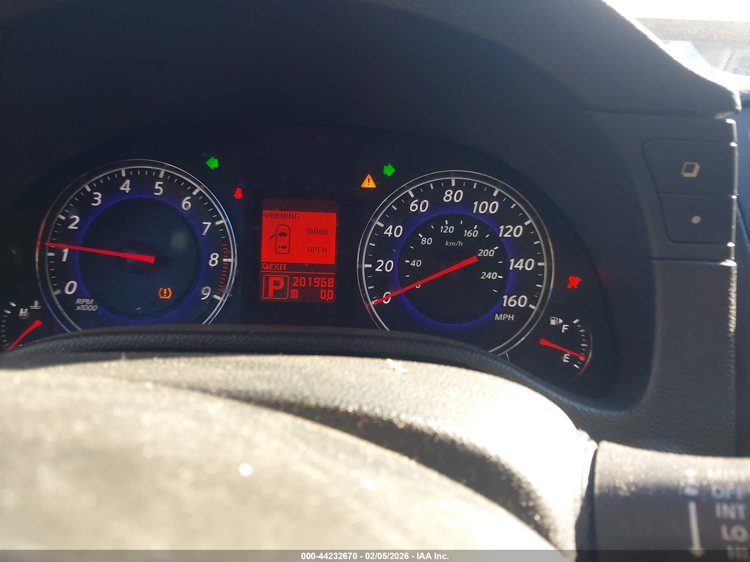 INFINITI G37 image 7