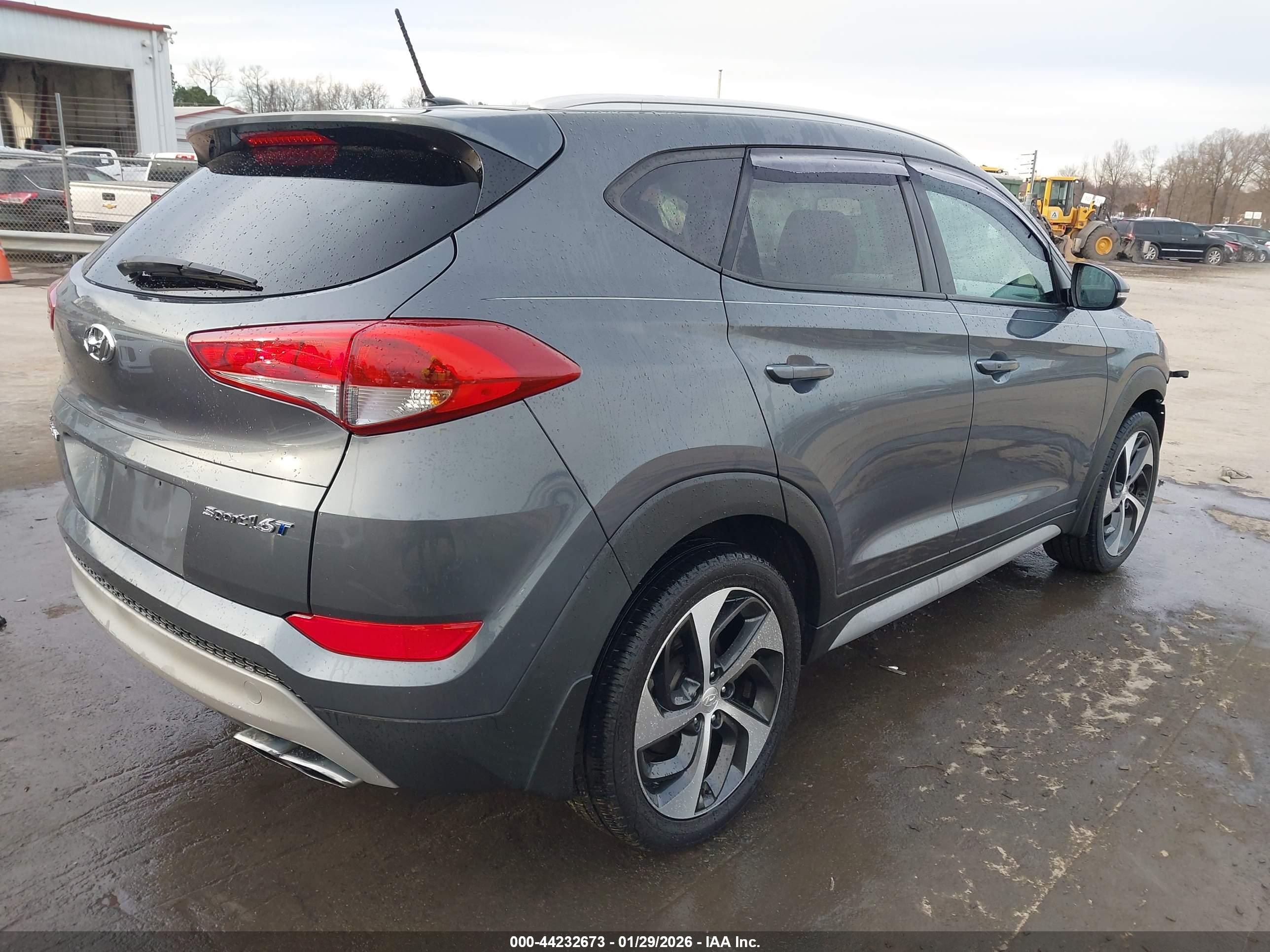 HYUNDAI TUCSON image 4