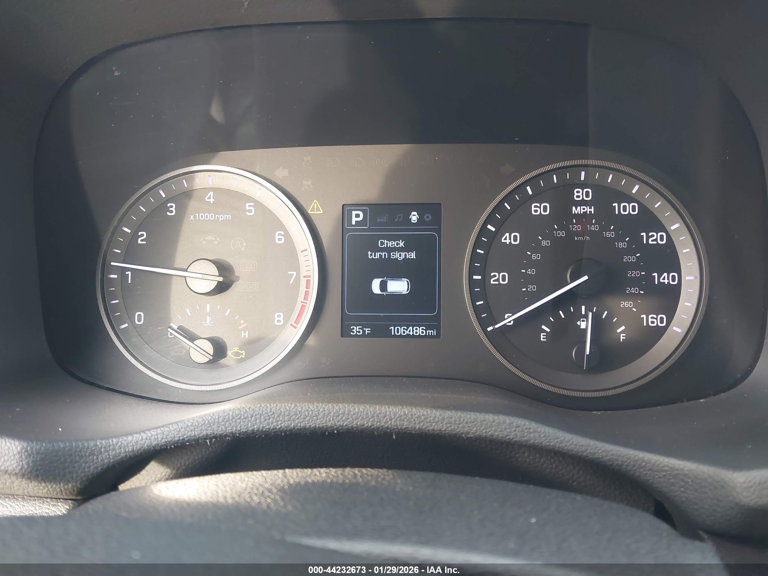 HYUNDAI TUCSON image 7