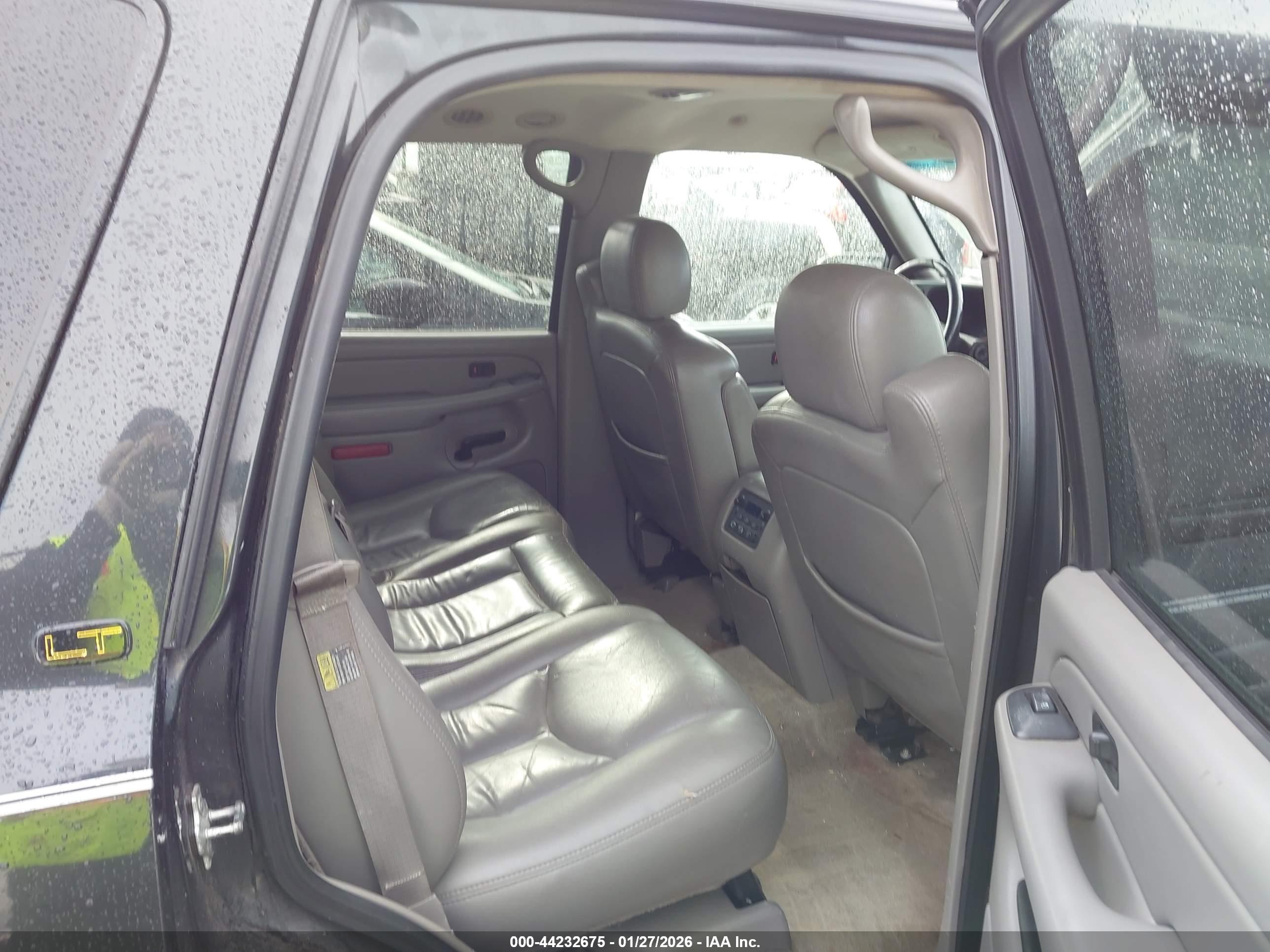 CHEVROLET TAHOE image 8