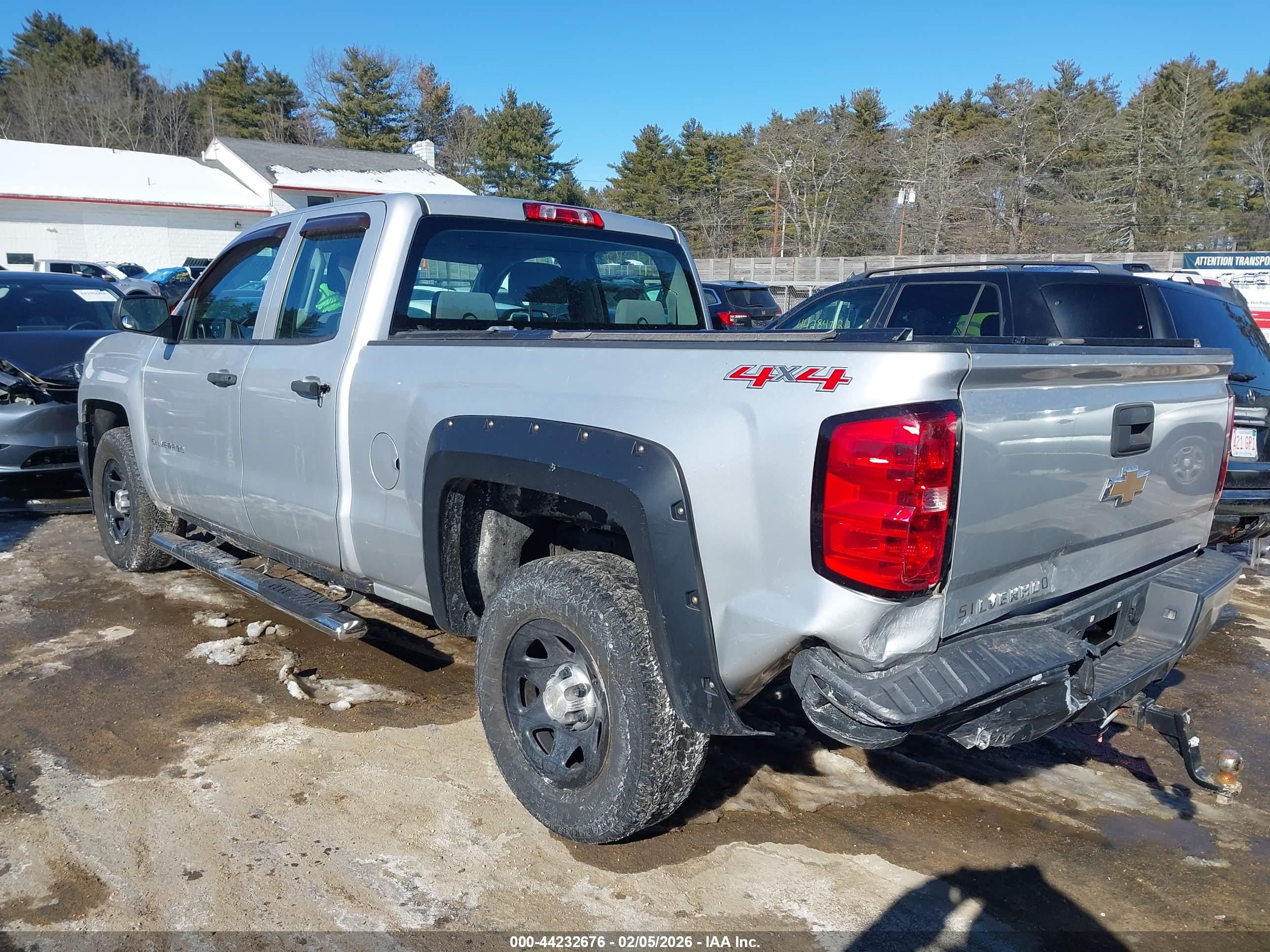 CHEVROLET SILVERADO image 3