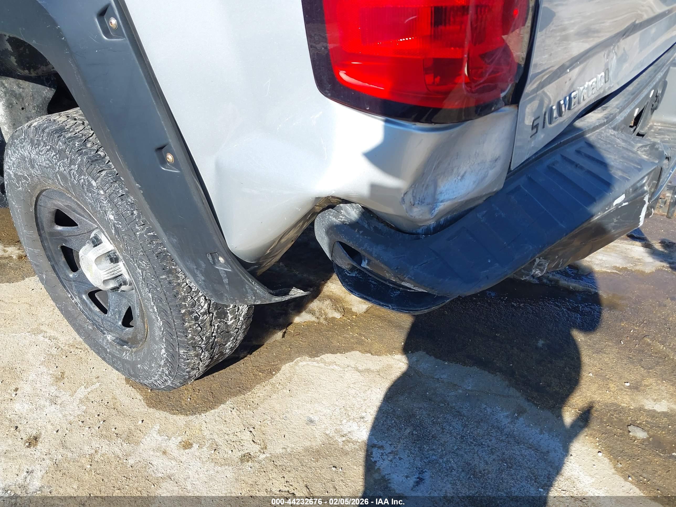 CHEVROLET SILVERADO image 6