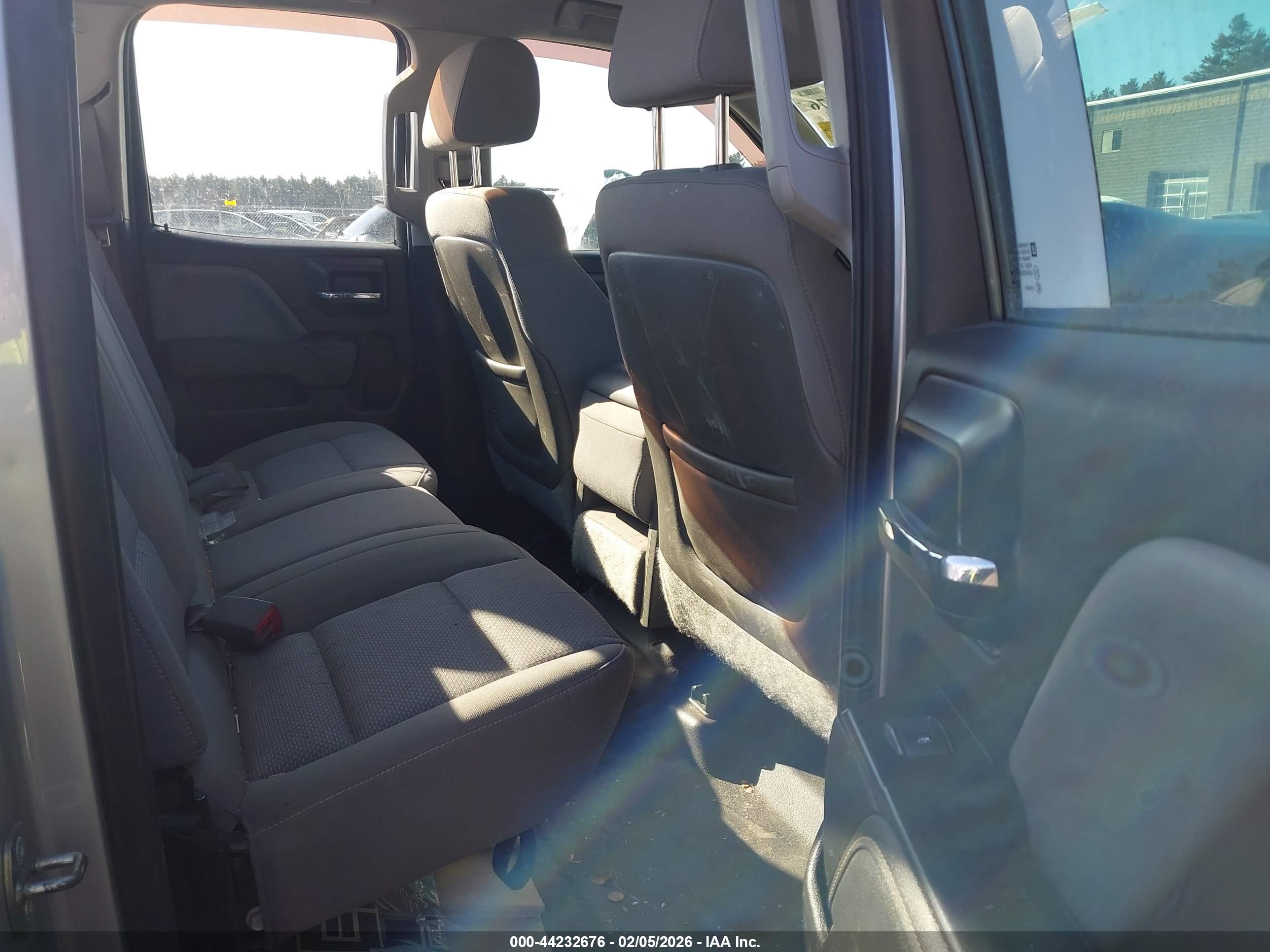 CHEVROLET SILVERADO image 8