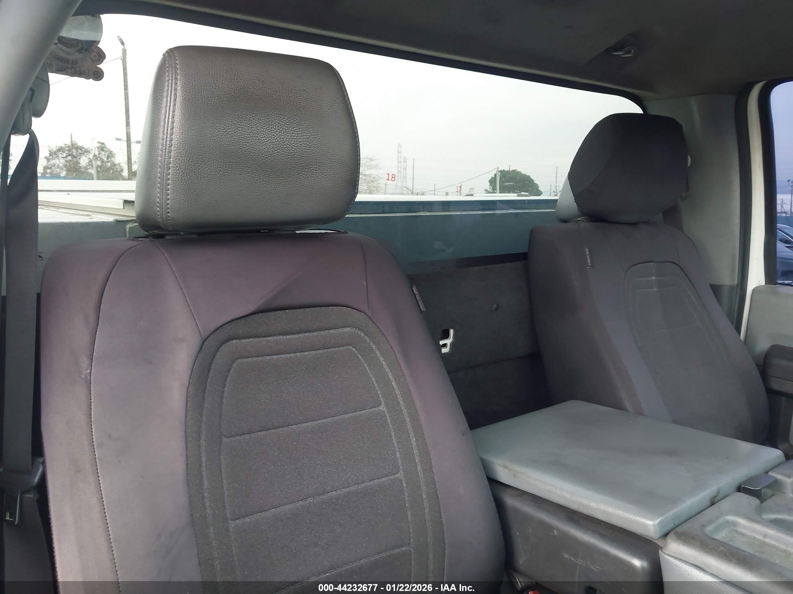 FORD F-250 image 8