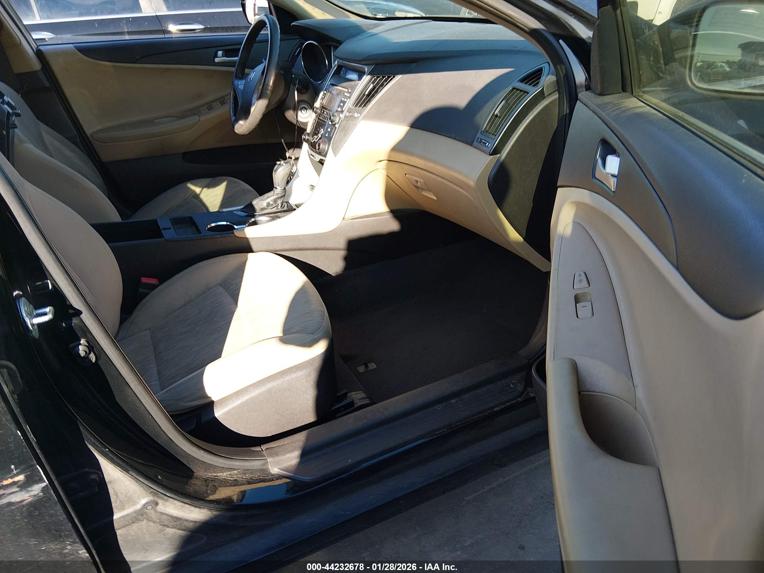 HYUNDAI SONATA image 5