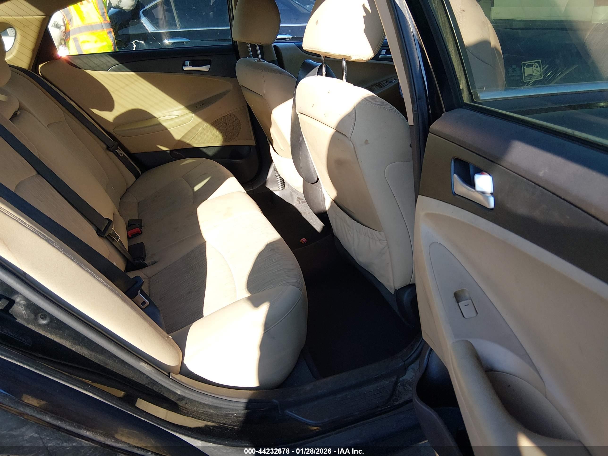 HYUNDAI SONATA image 8