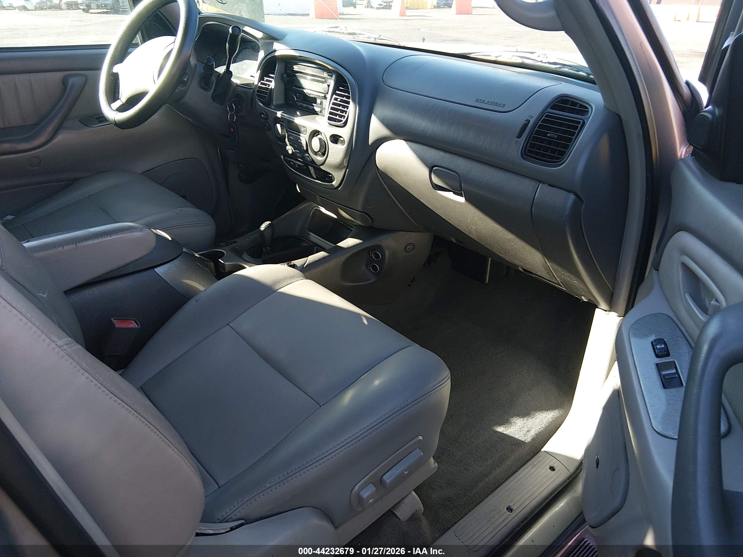 TOYOTA SEQUOIA image 5