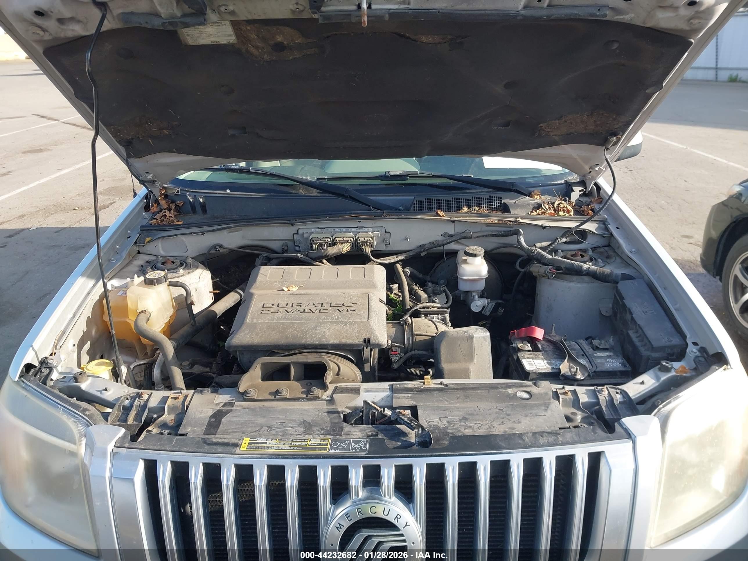 MERCURY MARINER image 10