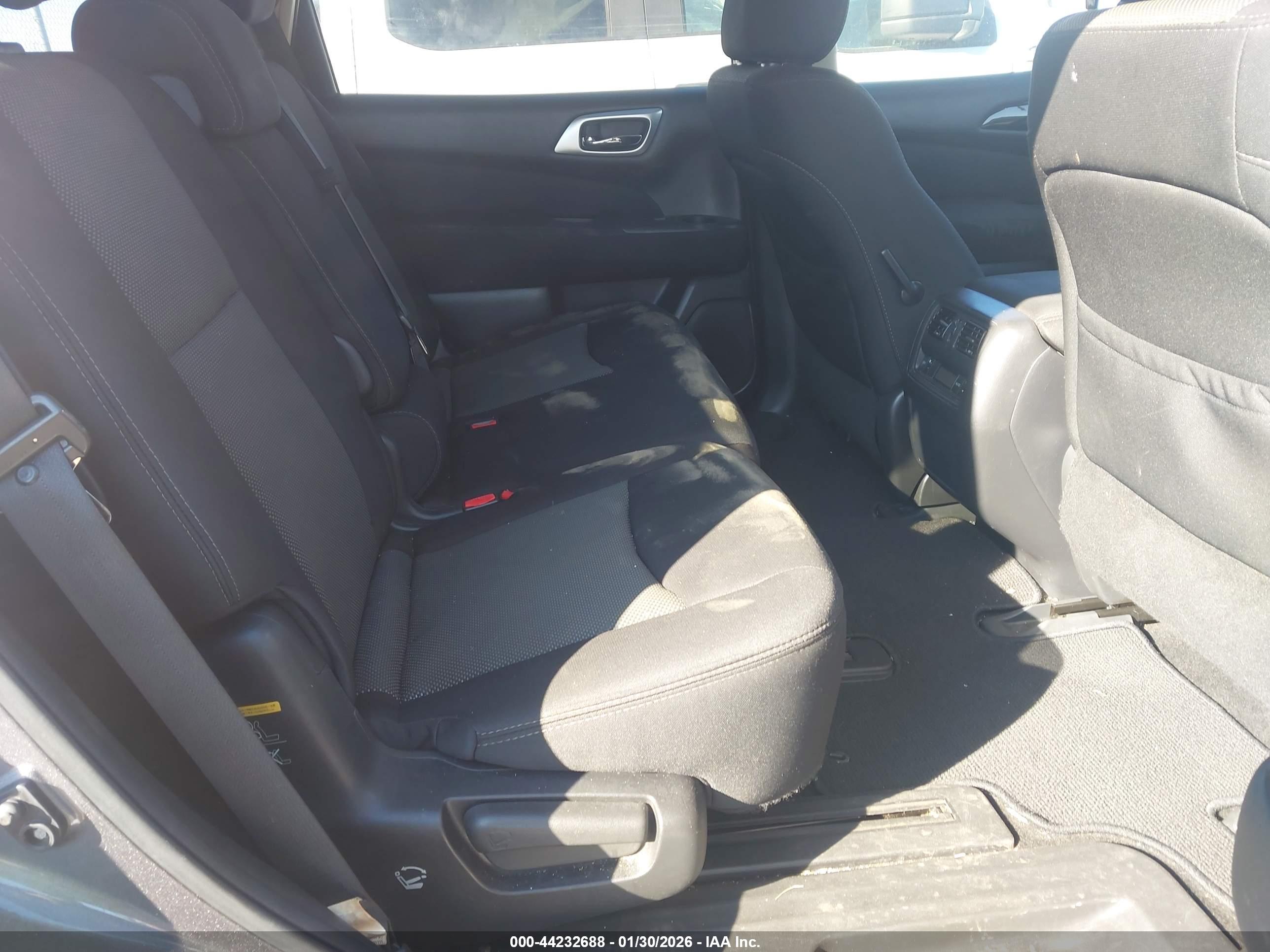 NISSAN PATHFINDER image 8