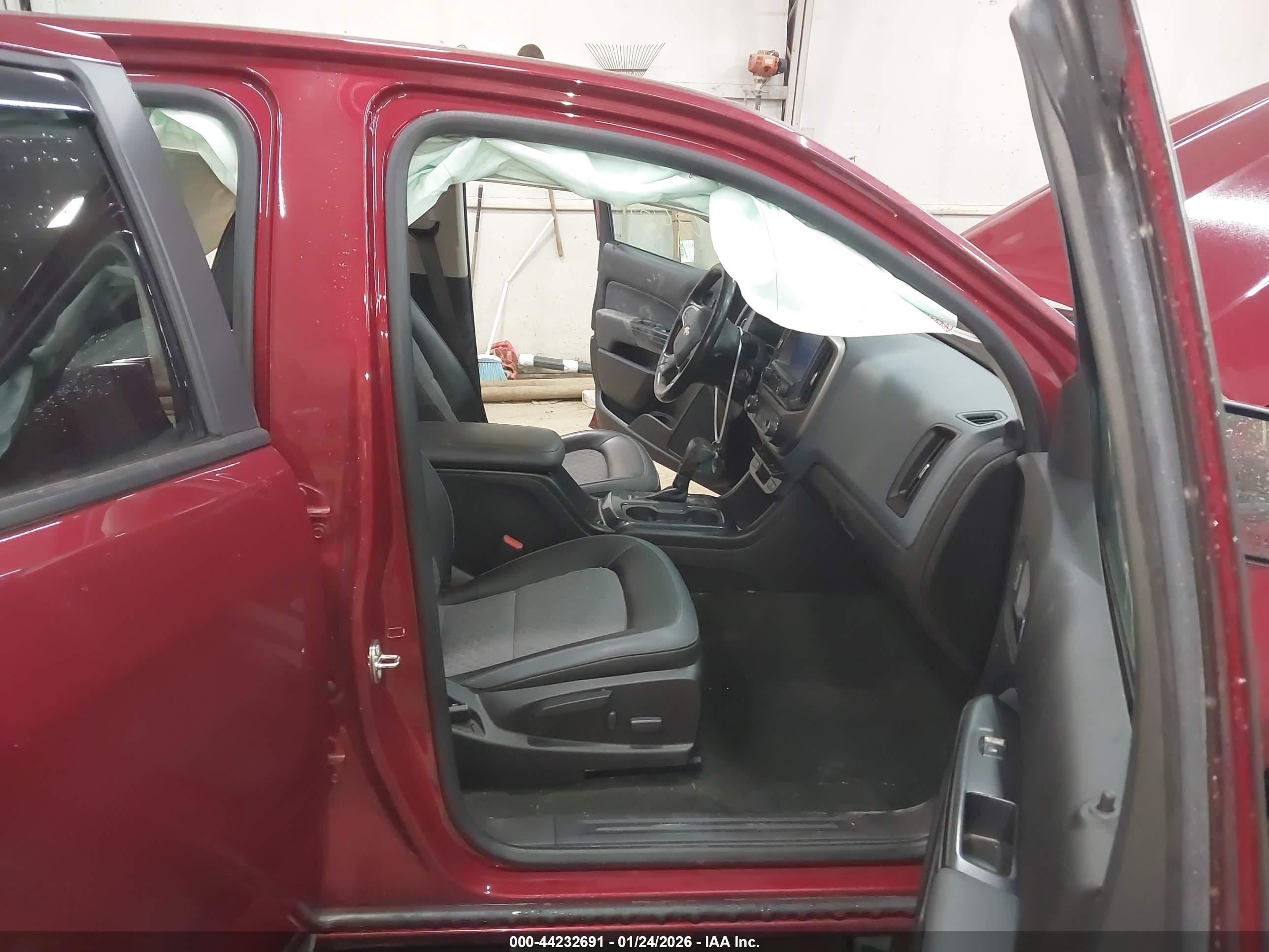CHEVROLET COLORADO image 5