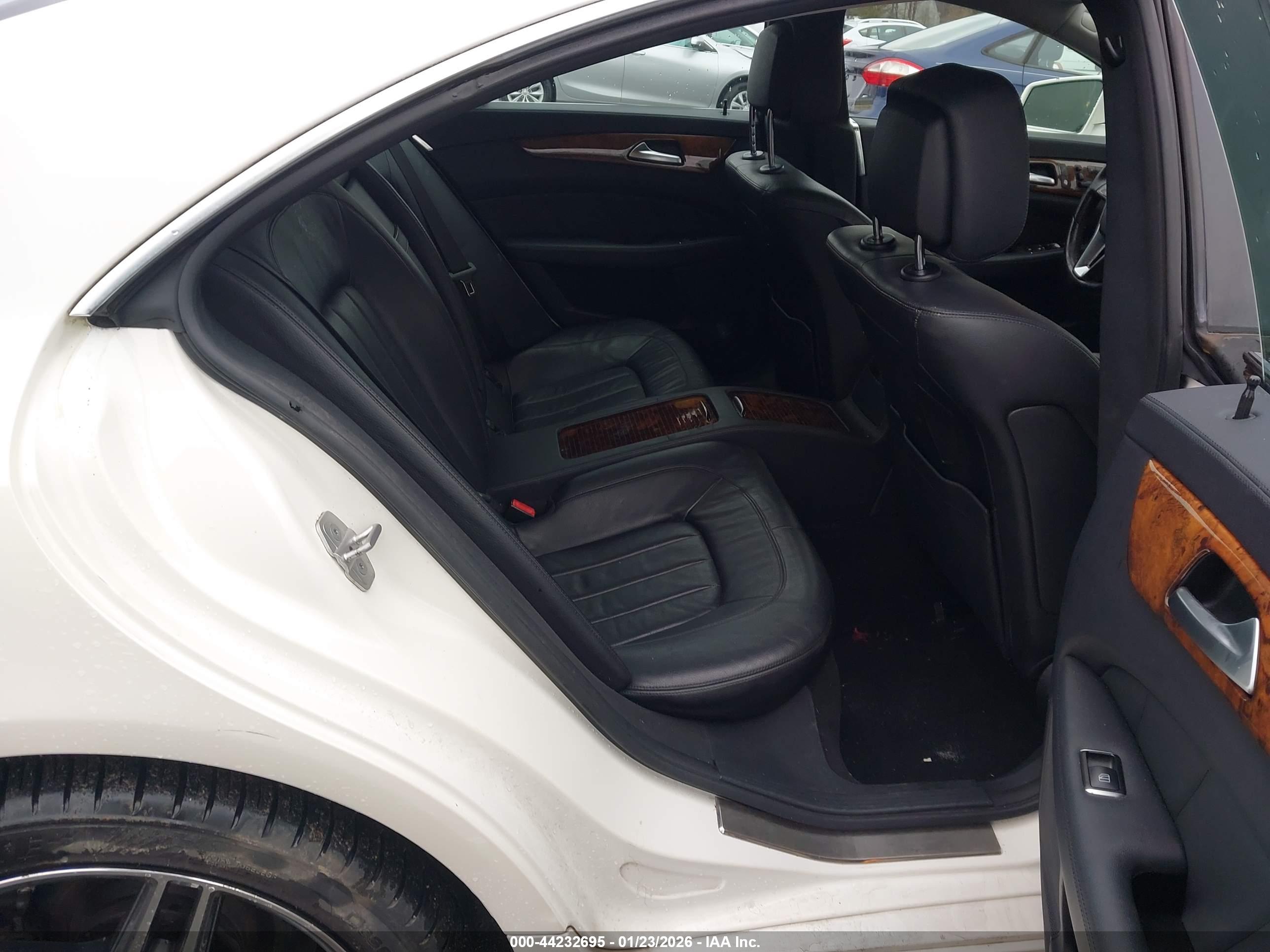 MERCEDES-BENZ CLS image 8