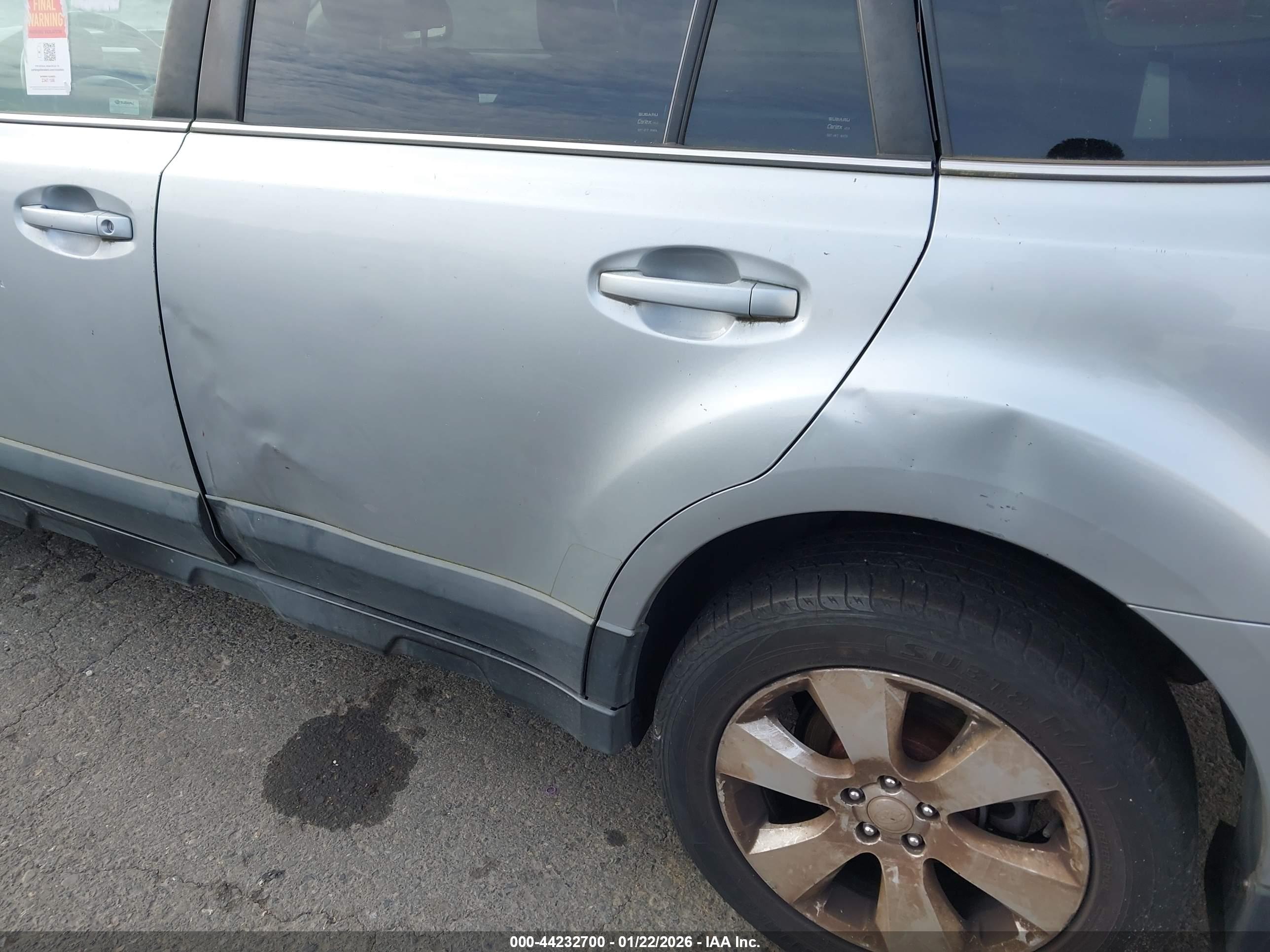 SUBARU OUTBACK image 6