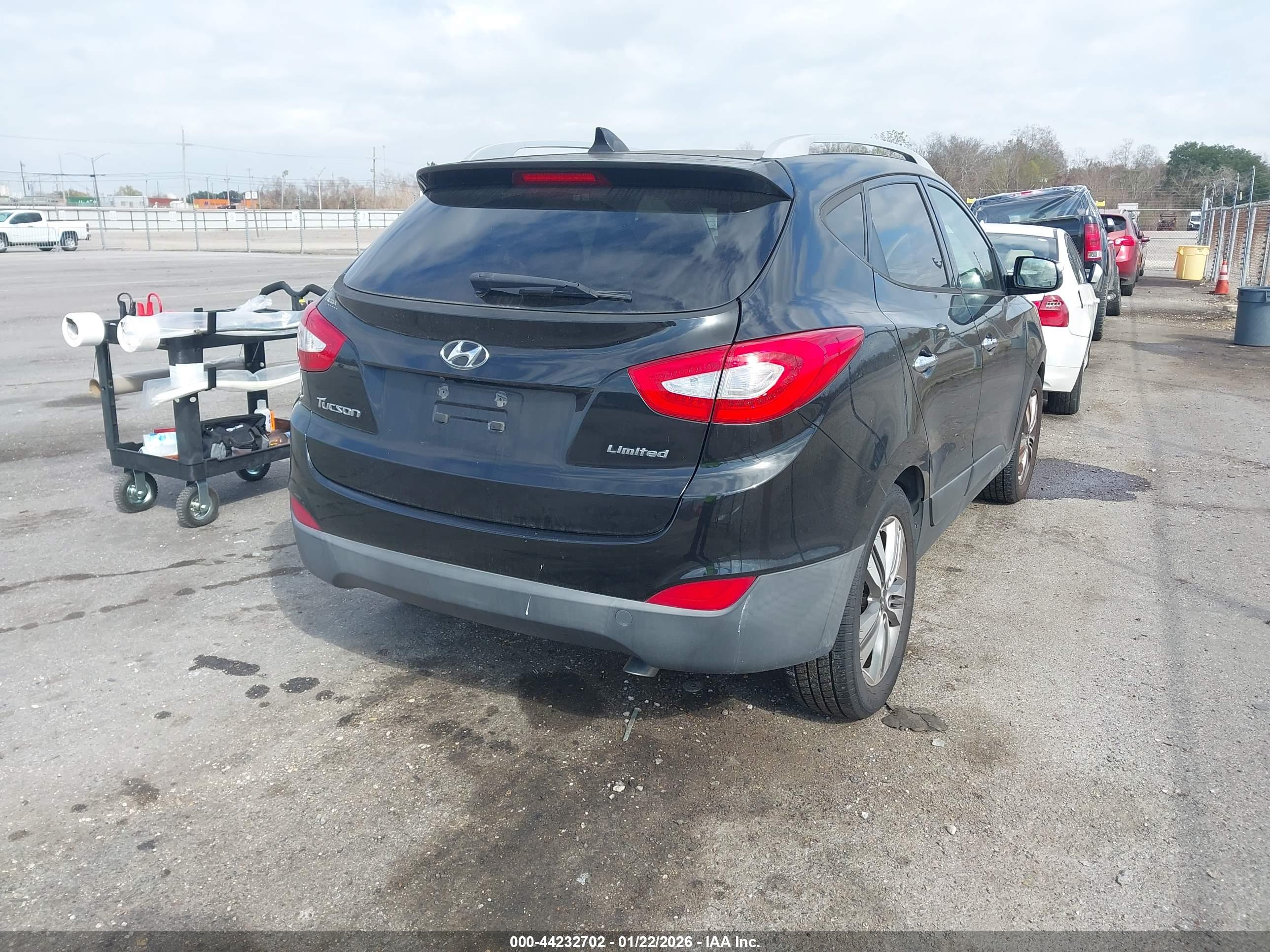 HYUNDAI TUCSON image 4