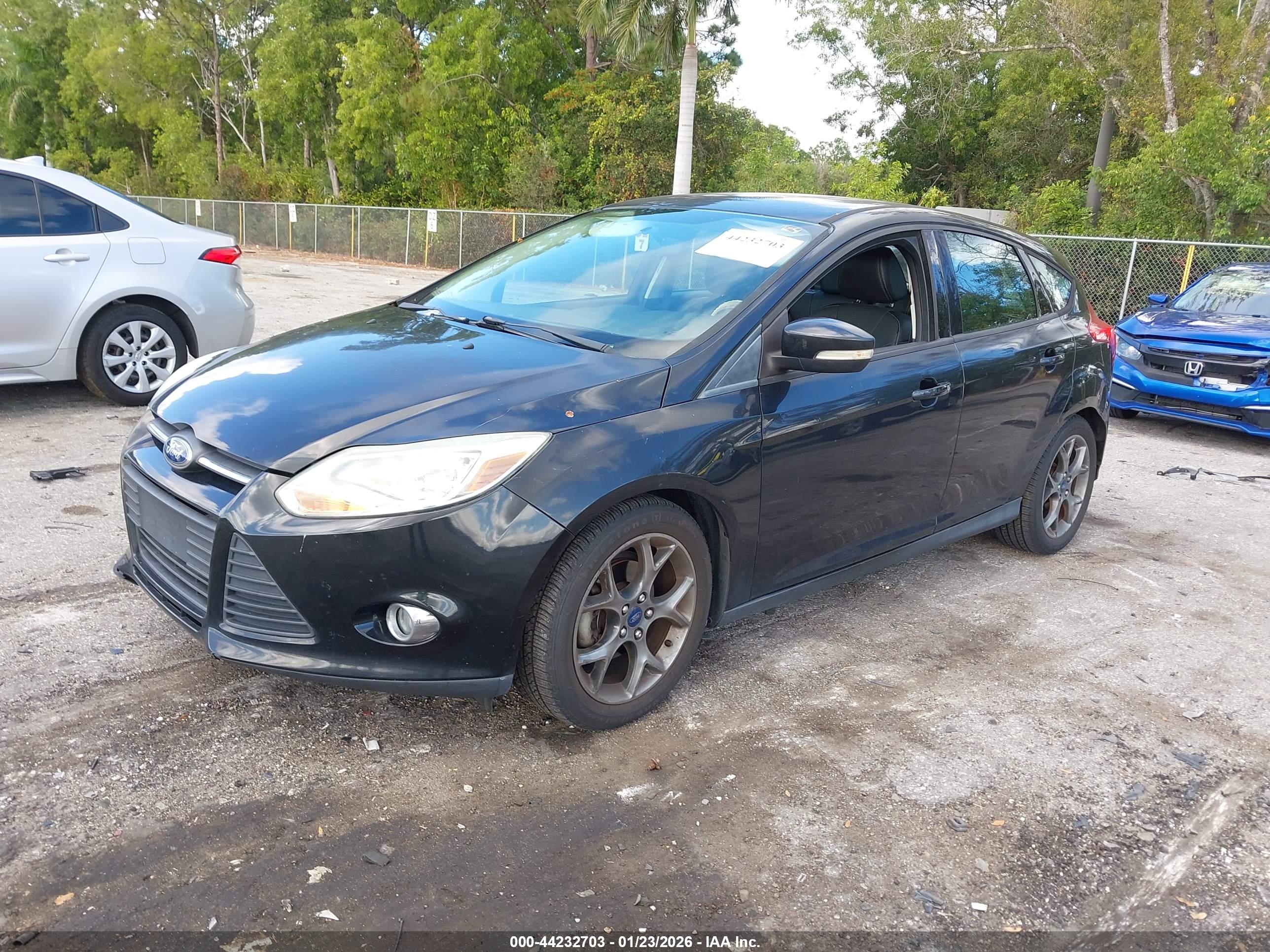 FORD FOCUS image 2