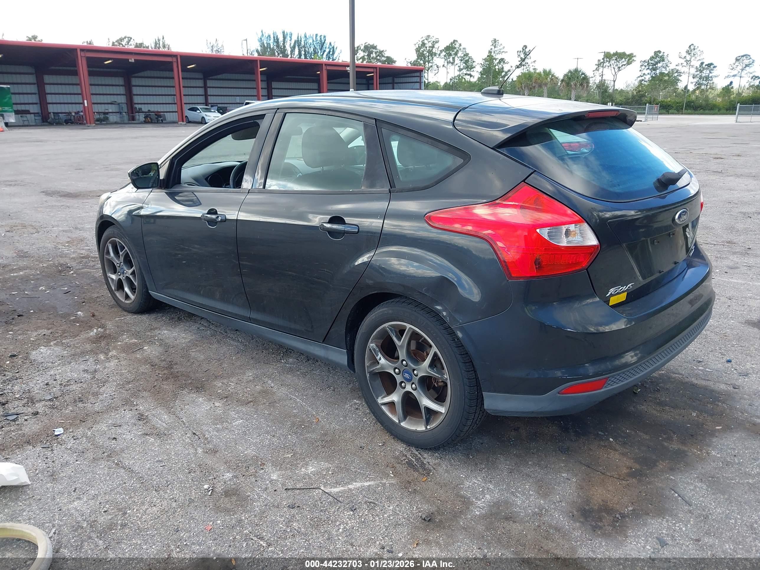FORD FOCUS image 3