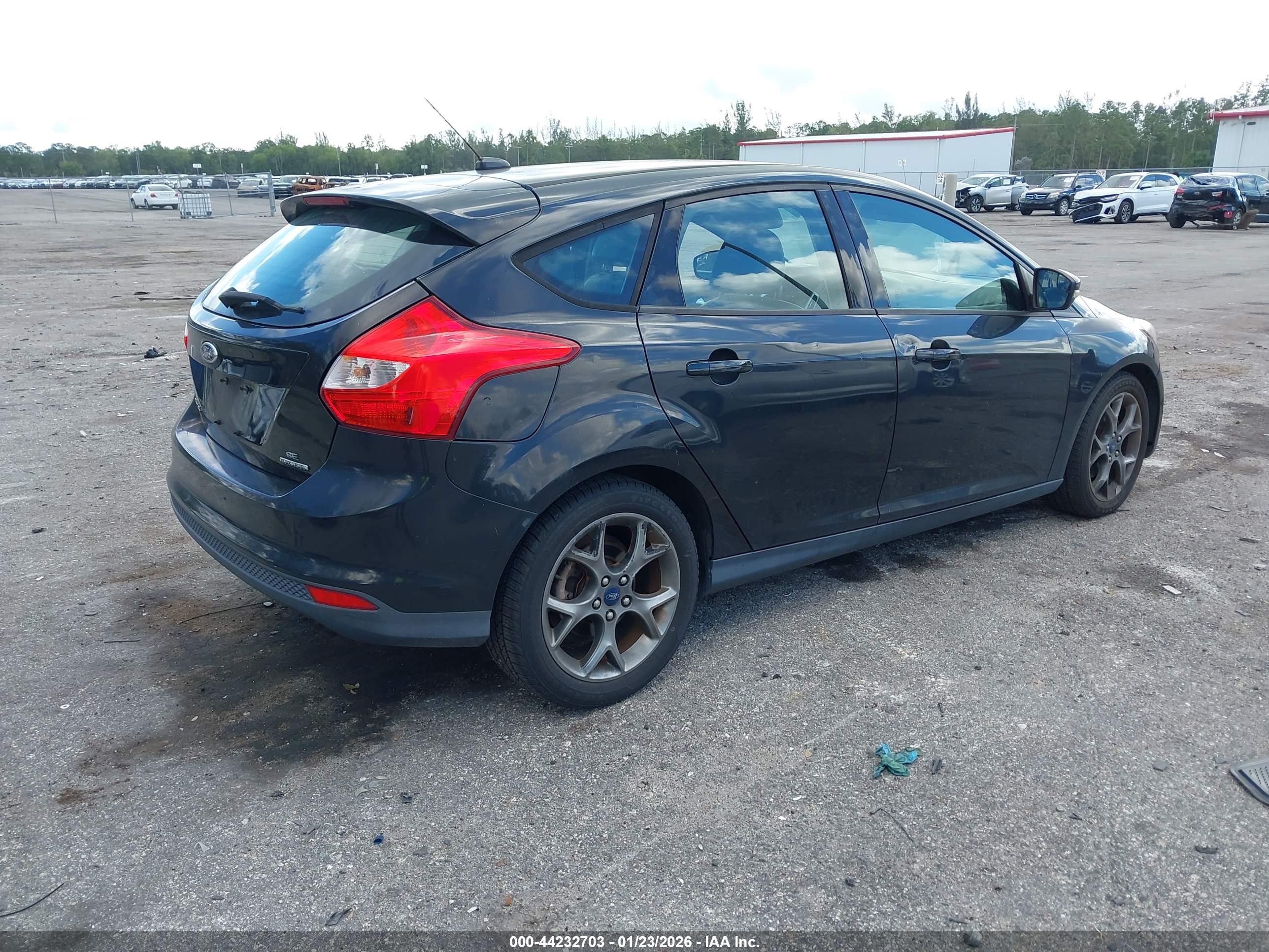 FORD FOCUS image 4