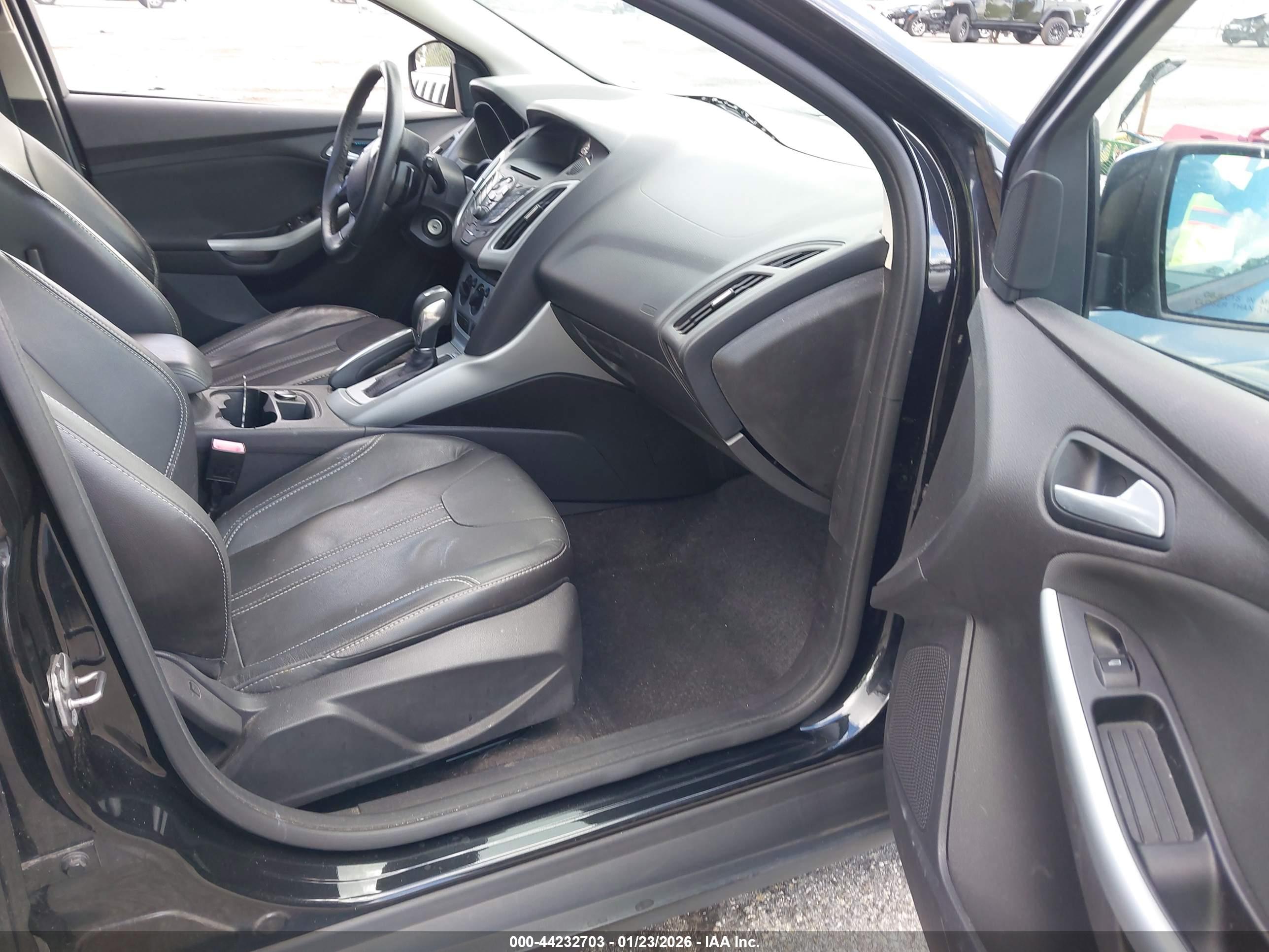 FORD FOCUS image 5