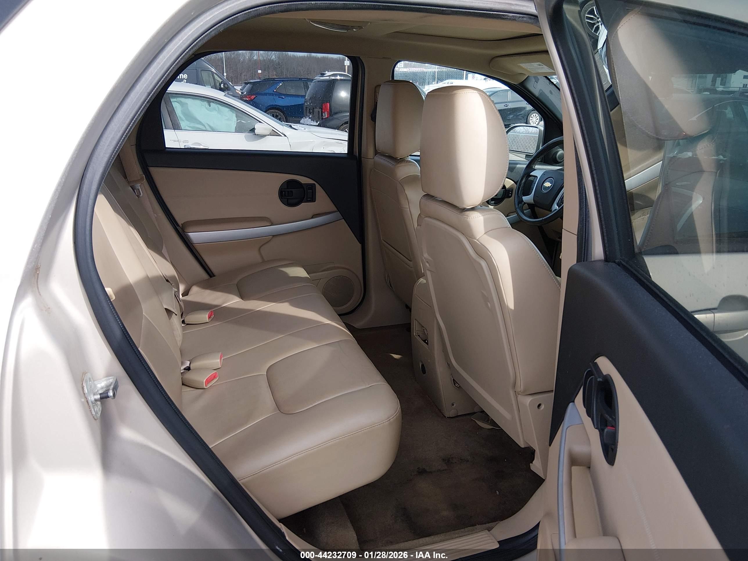 CHEVROLET EQUINOX image 8