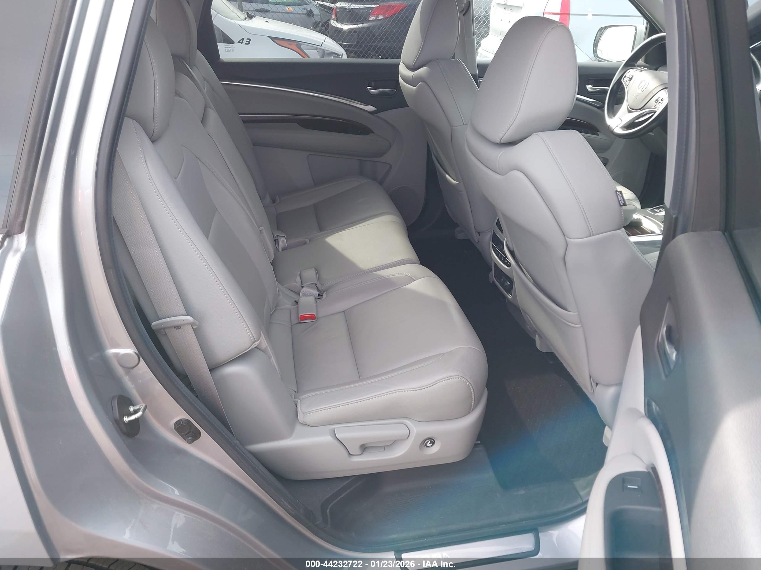 ACURA MDX image 8