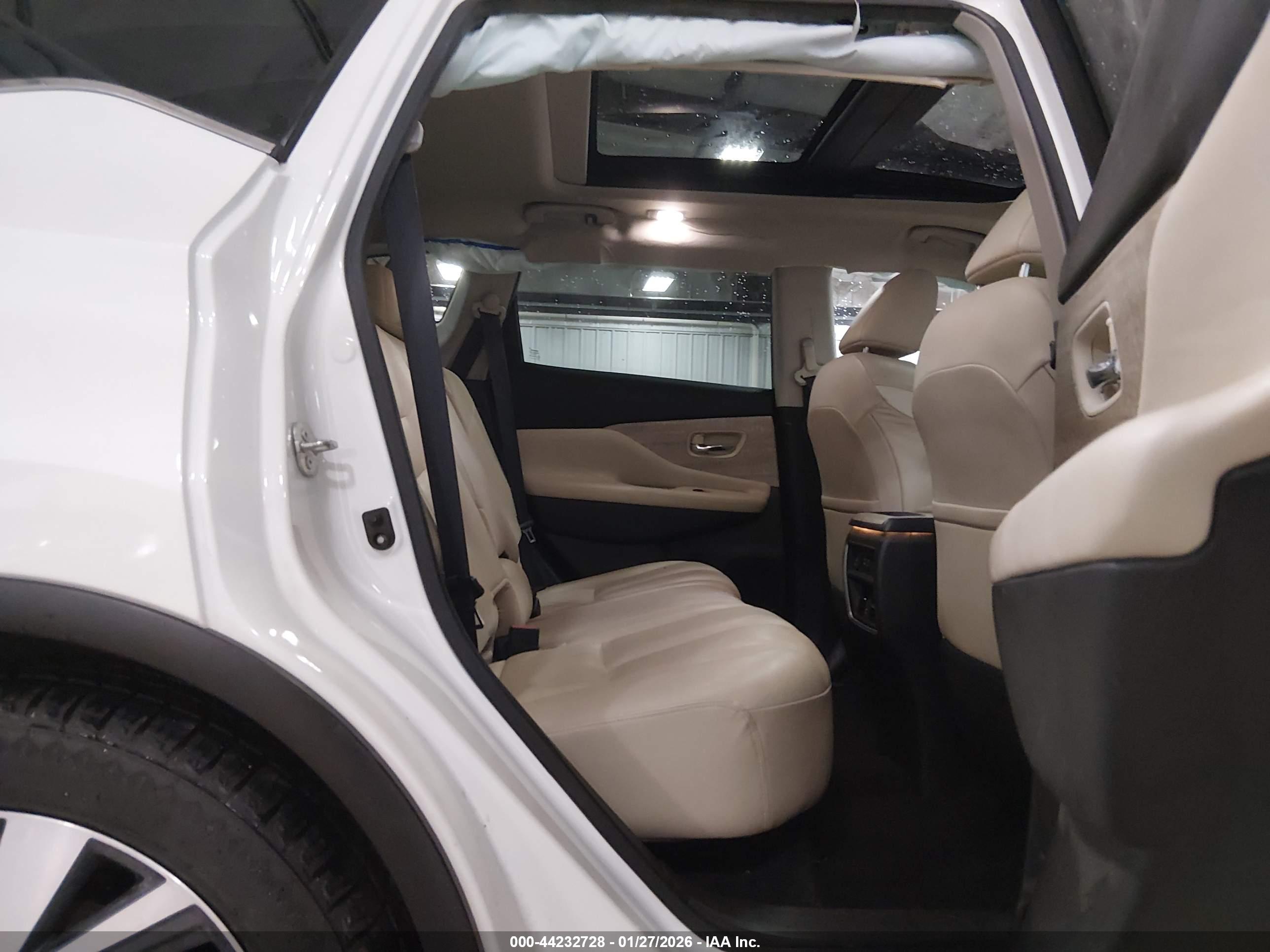 NISSAN MURANO image 8