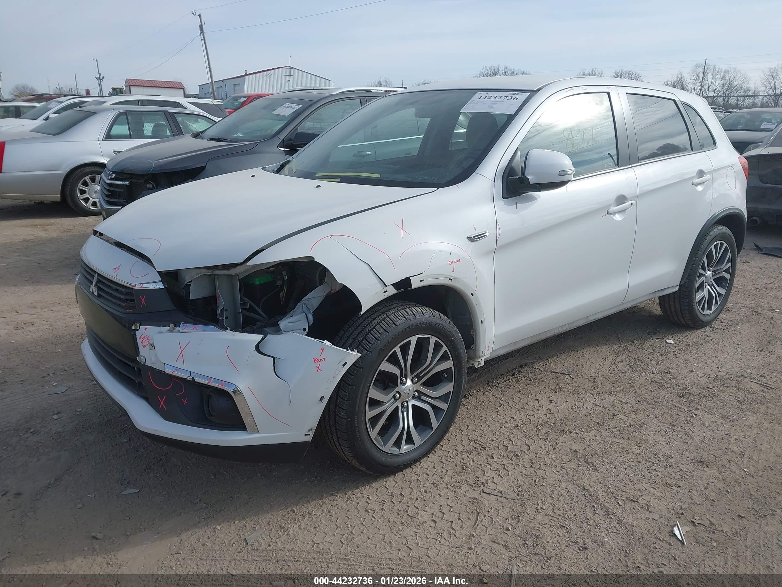 MITSUBISHI OUTLANDER image 2