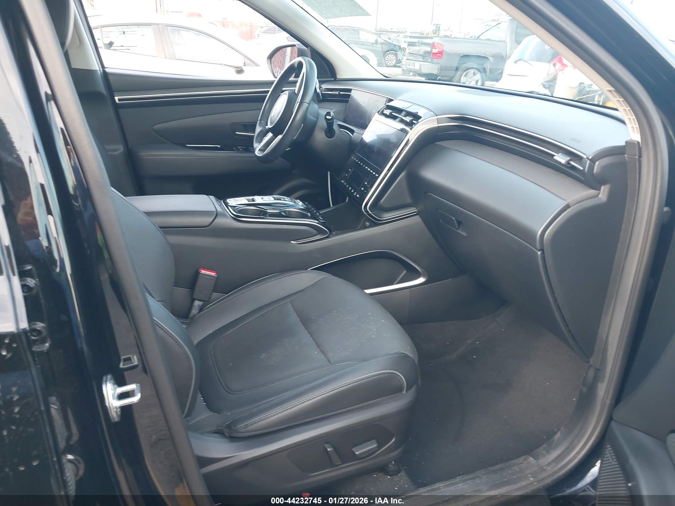HYUNDAI TUCSON image 5
