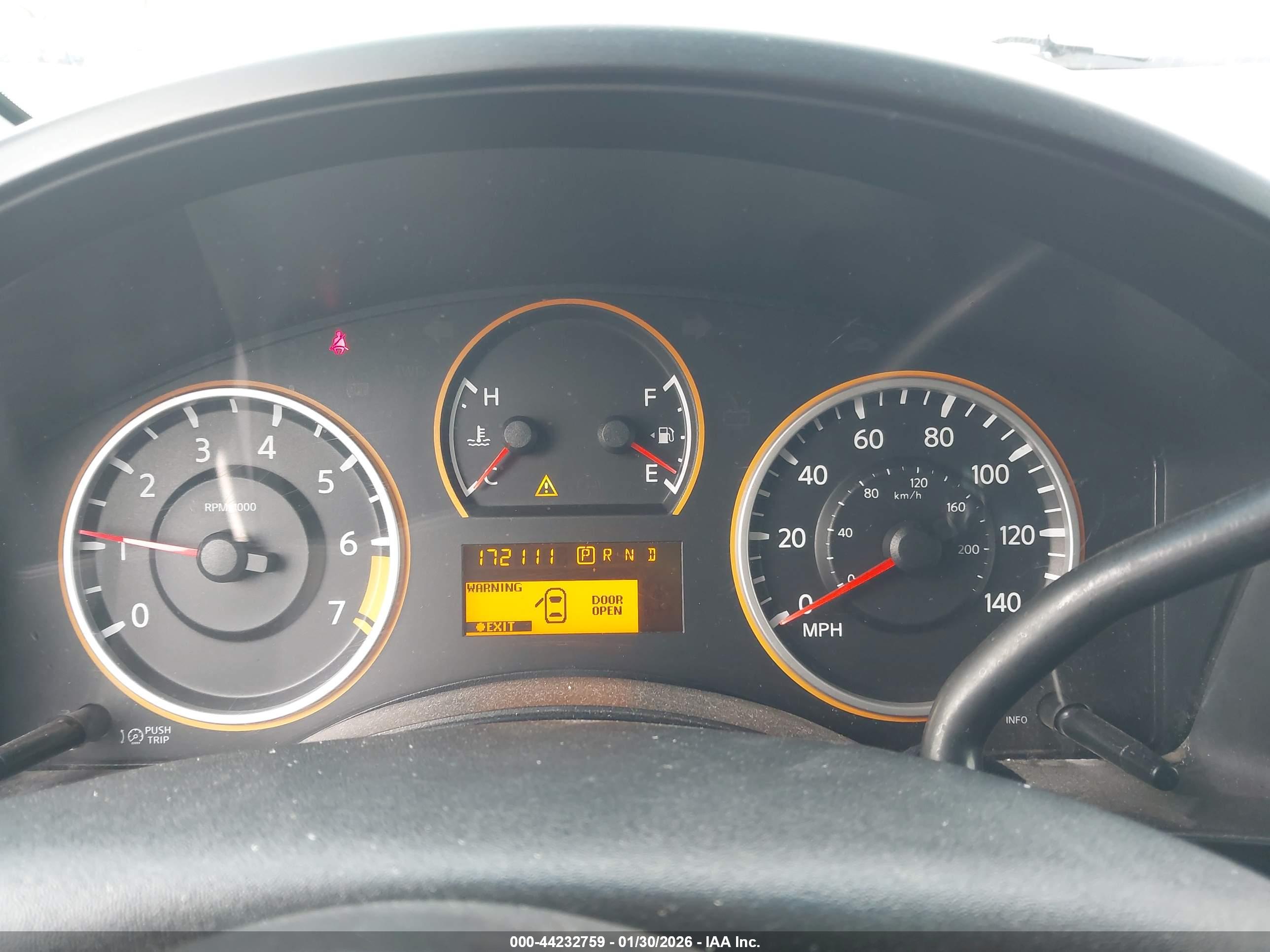 NISSAN TITAN image 7