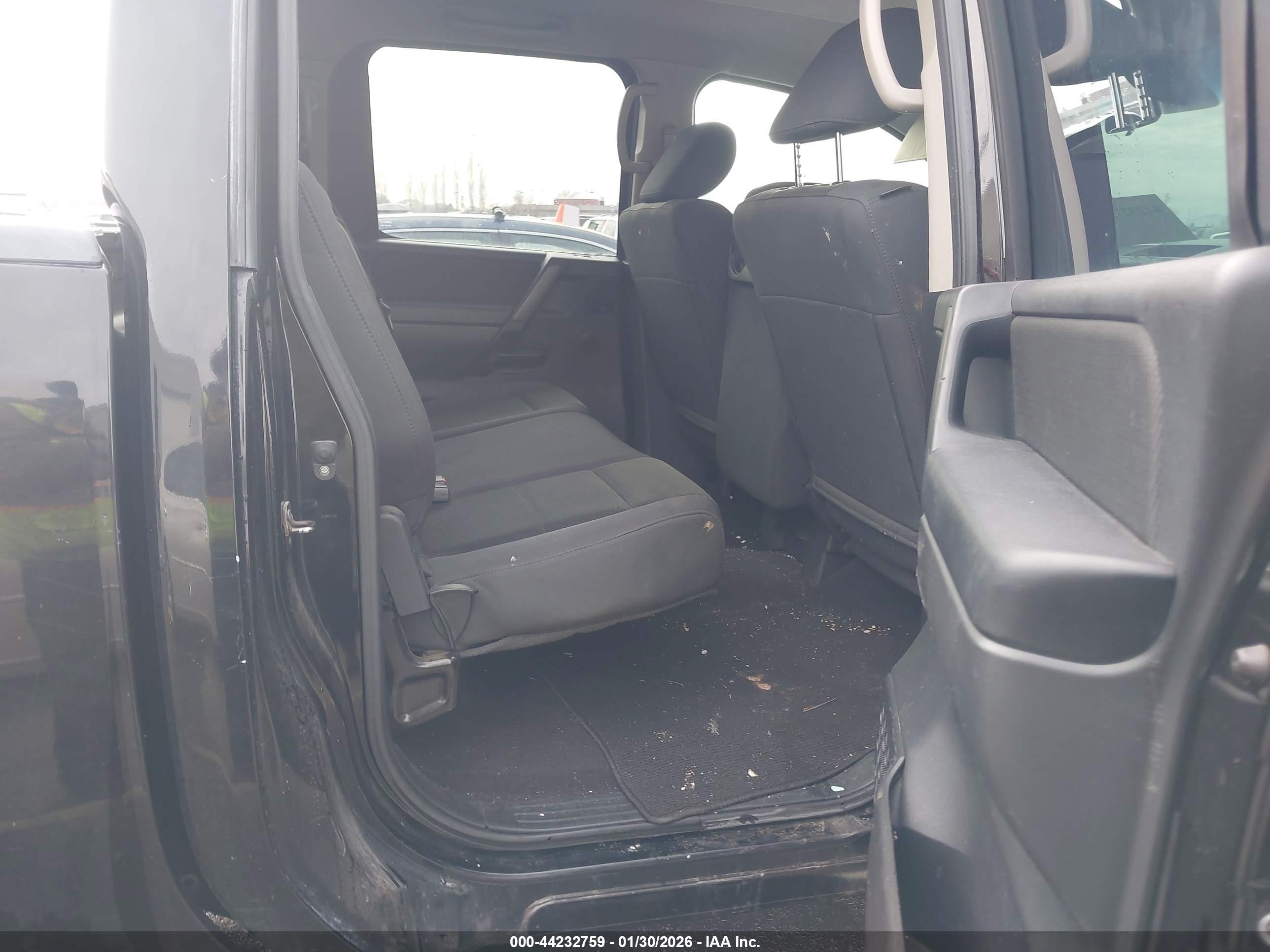 NISSAN TITAN image 8
