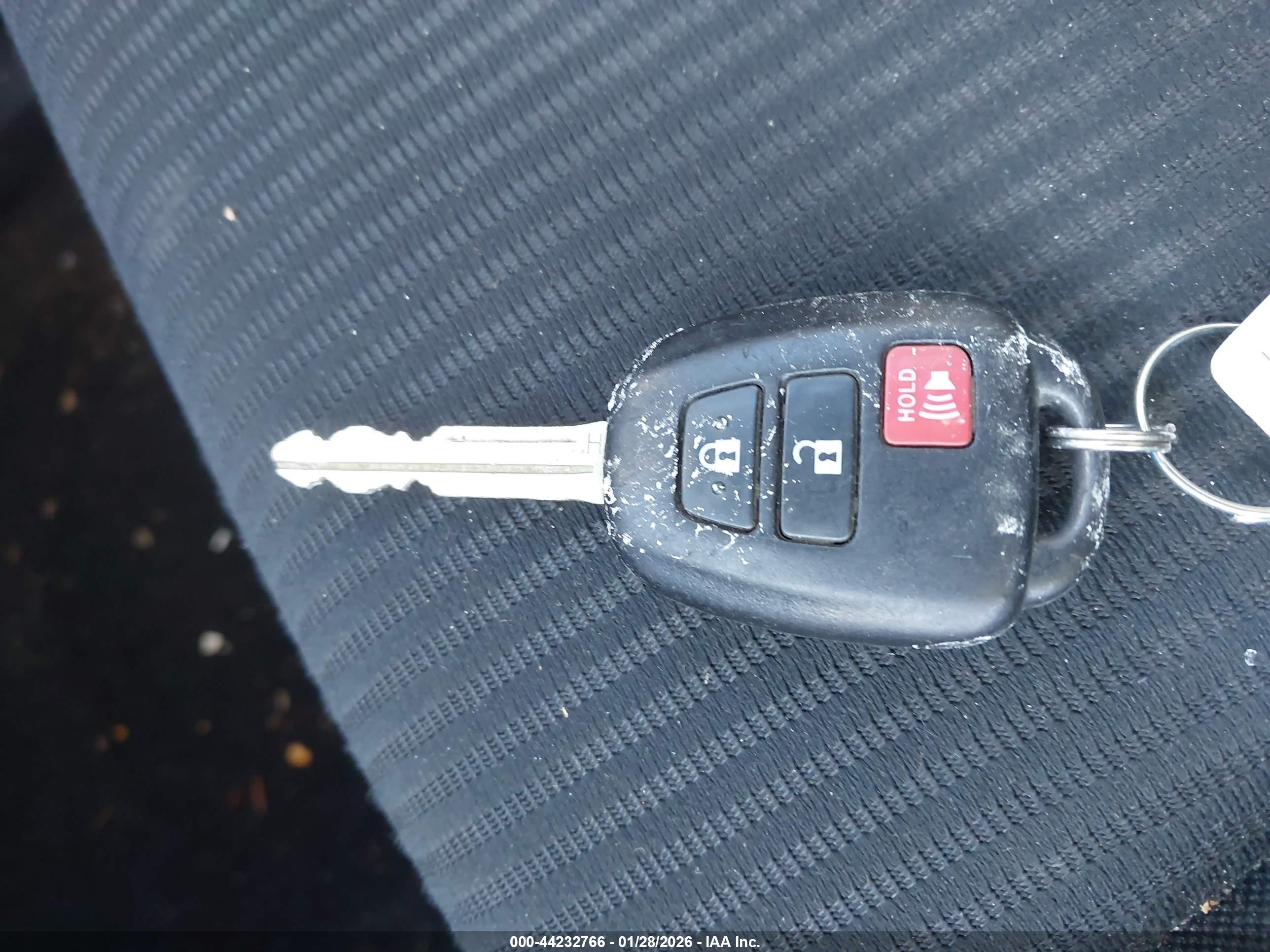 TOYOTA RAV4 image 11