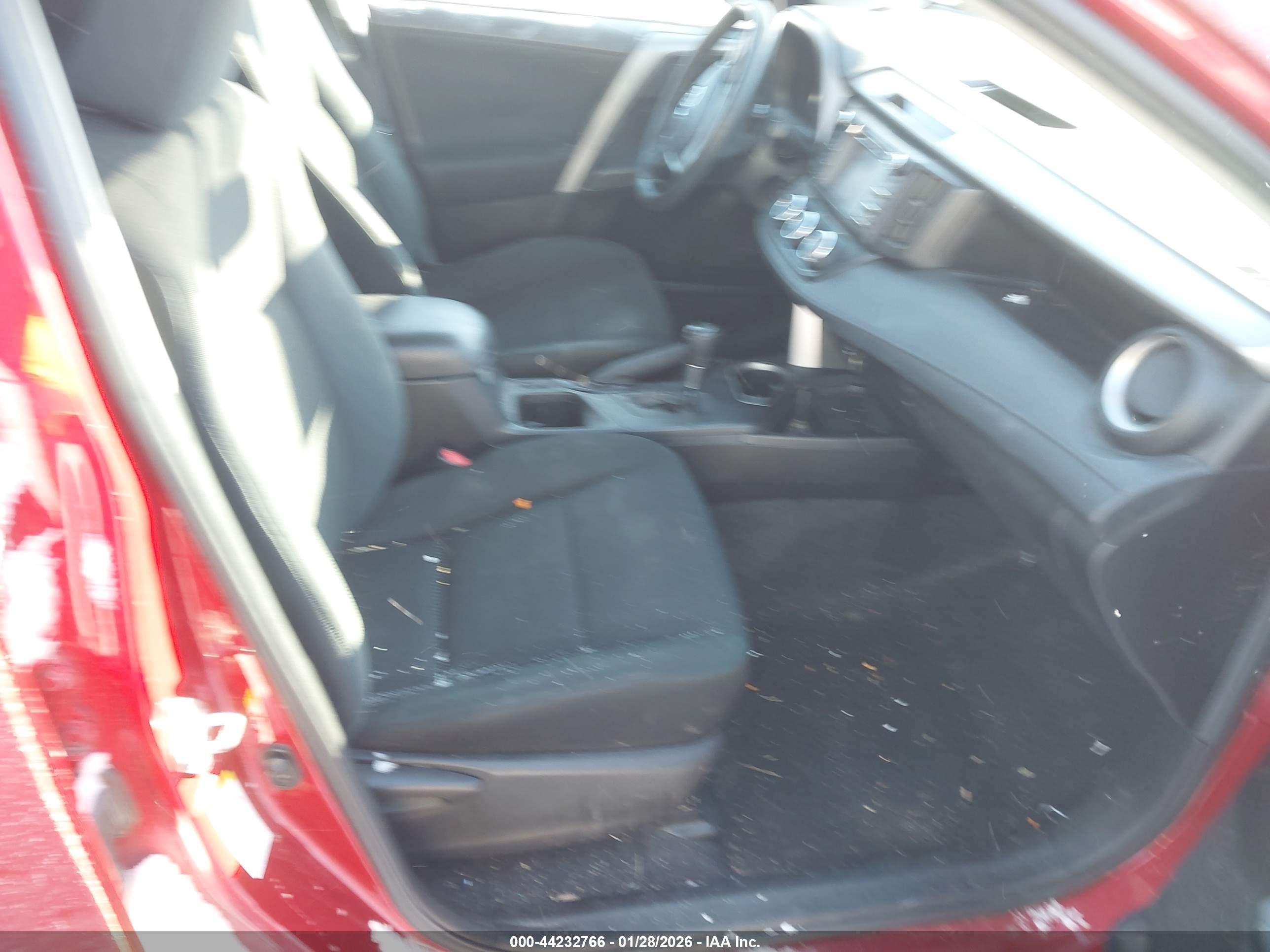 TOYOTA RAV4 image 5