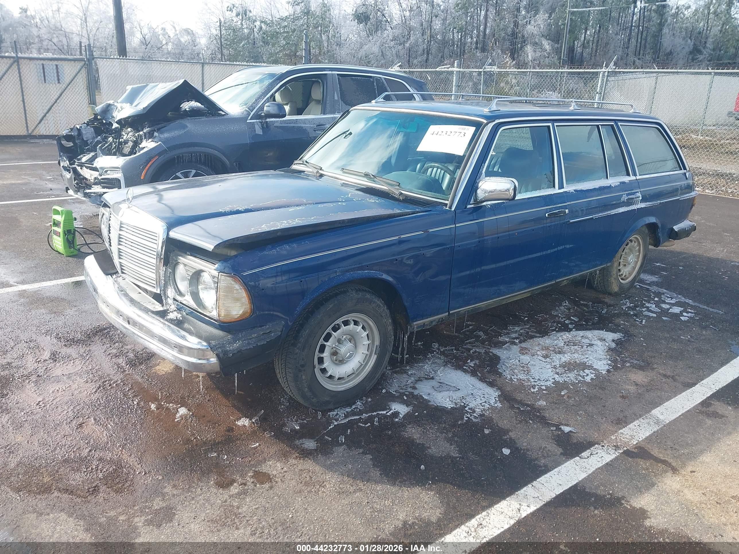MERCEDES-BENZ 300 image 2