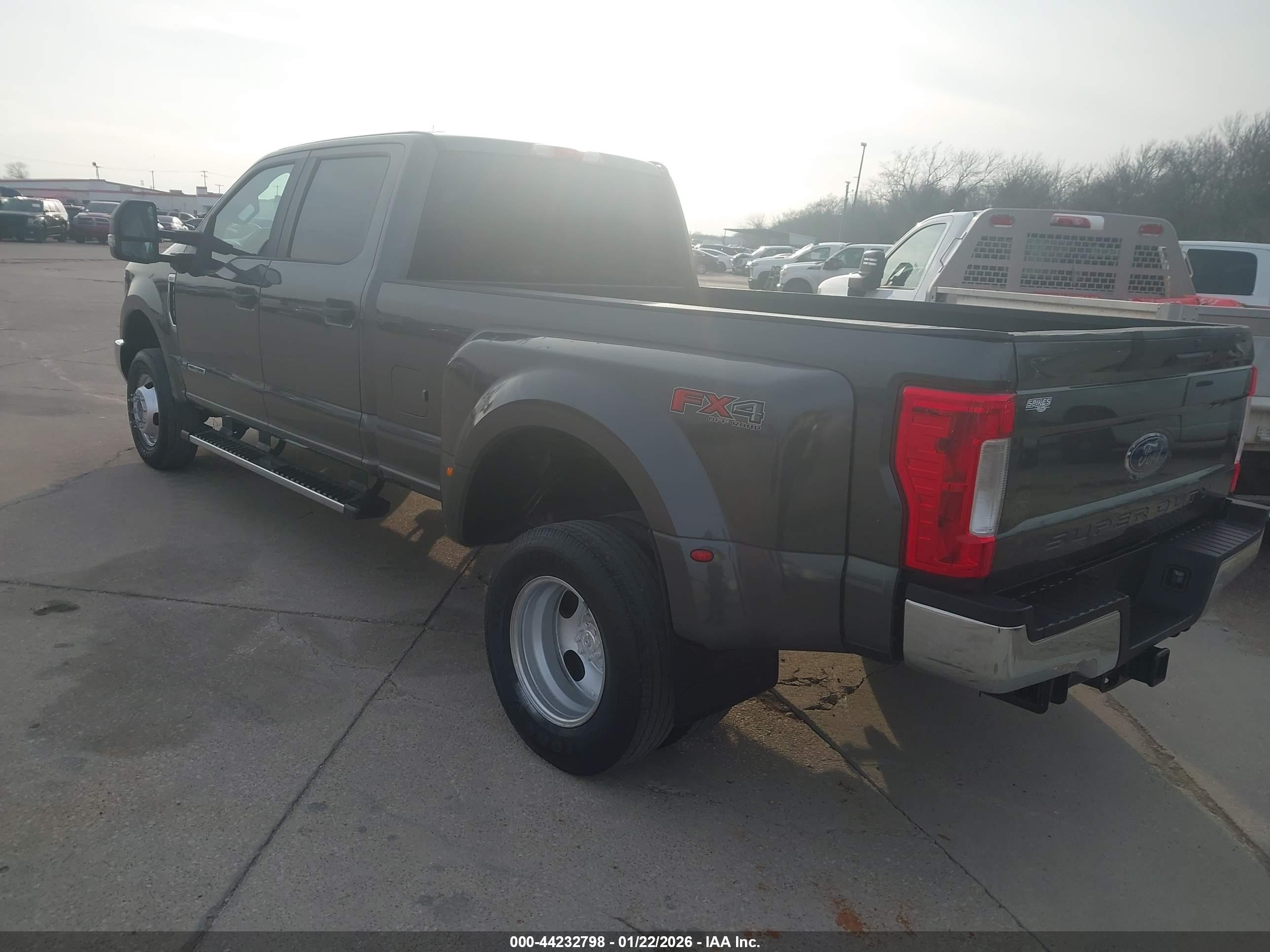 FORD F-350 image 3