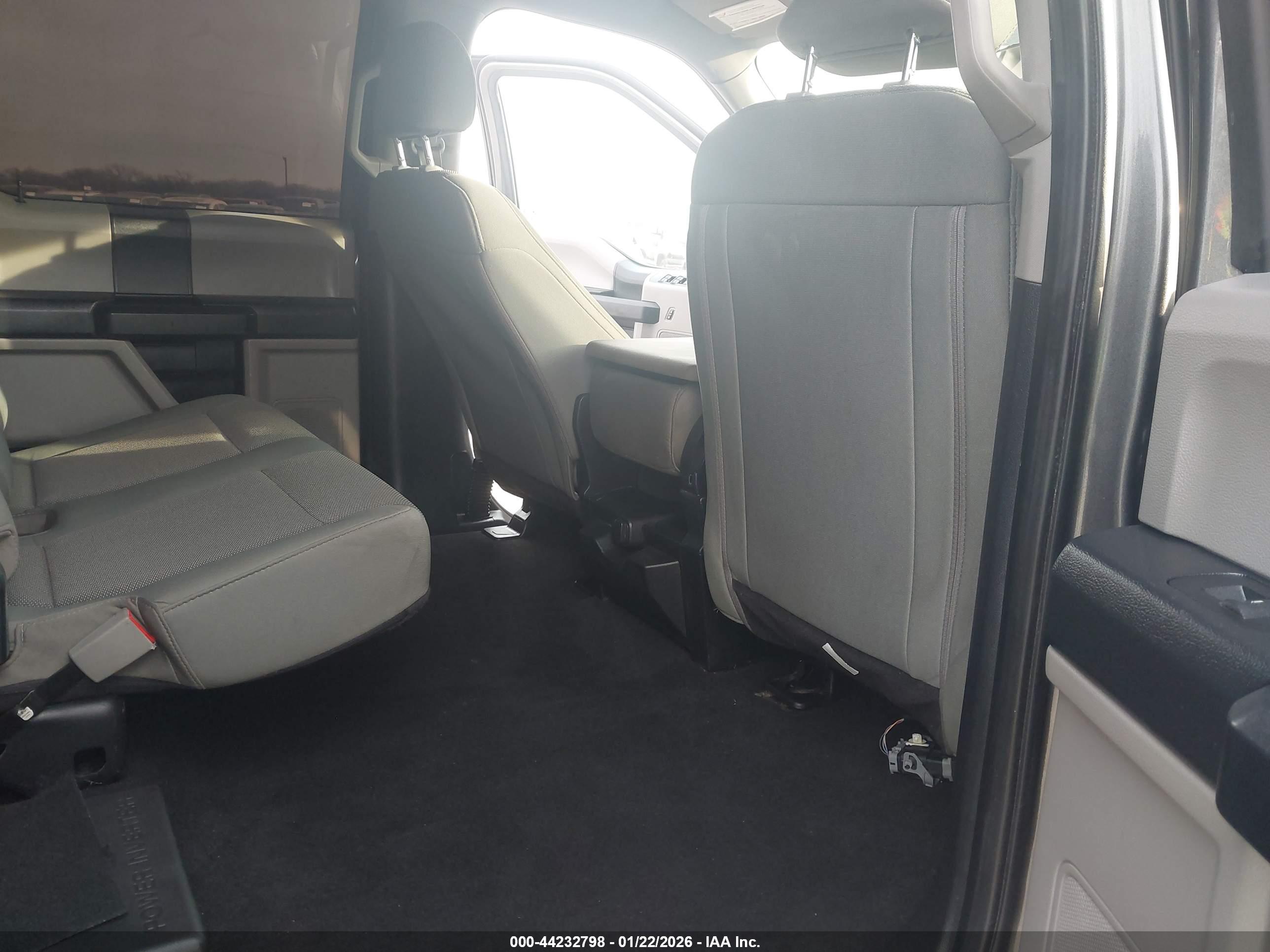 FORD F-350 image 8
