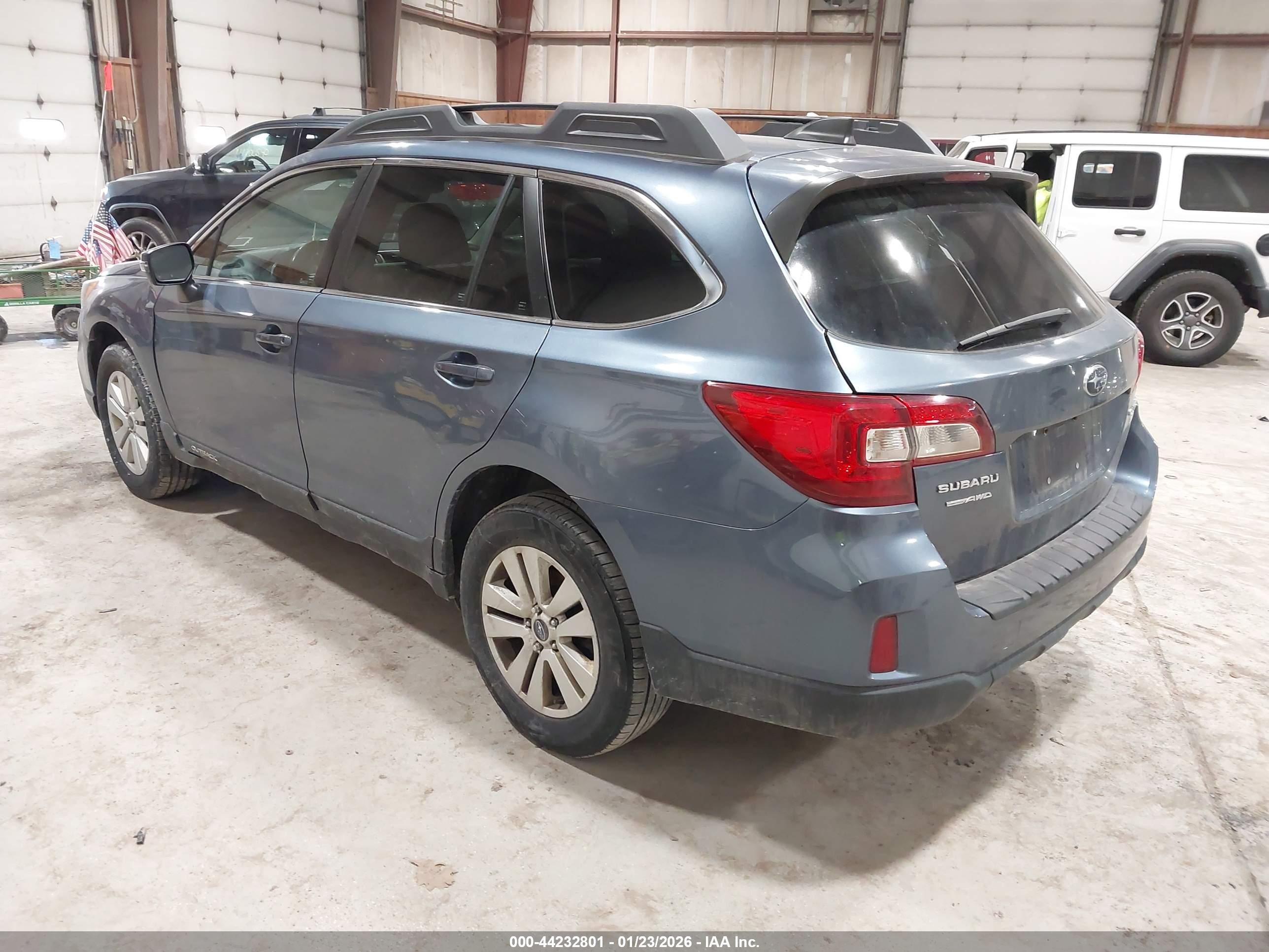 SUBARU OUTBACK image 3