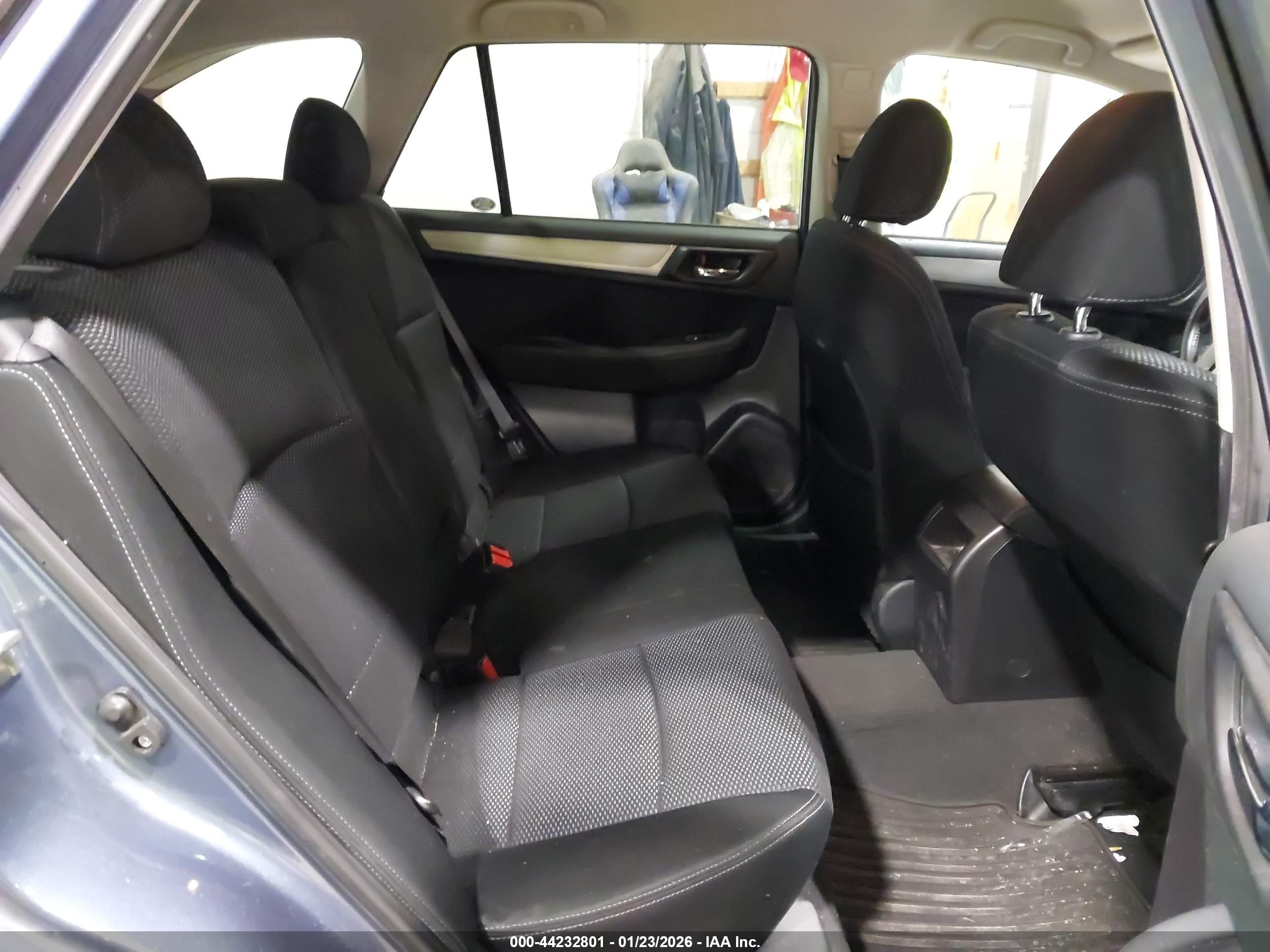 SUBARU OUTBACK image 8