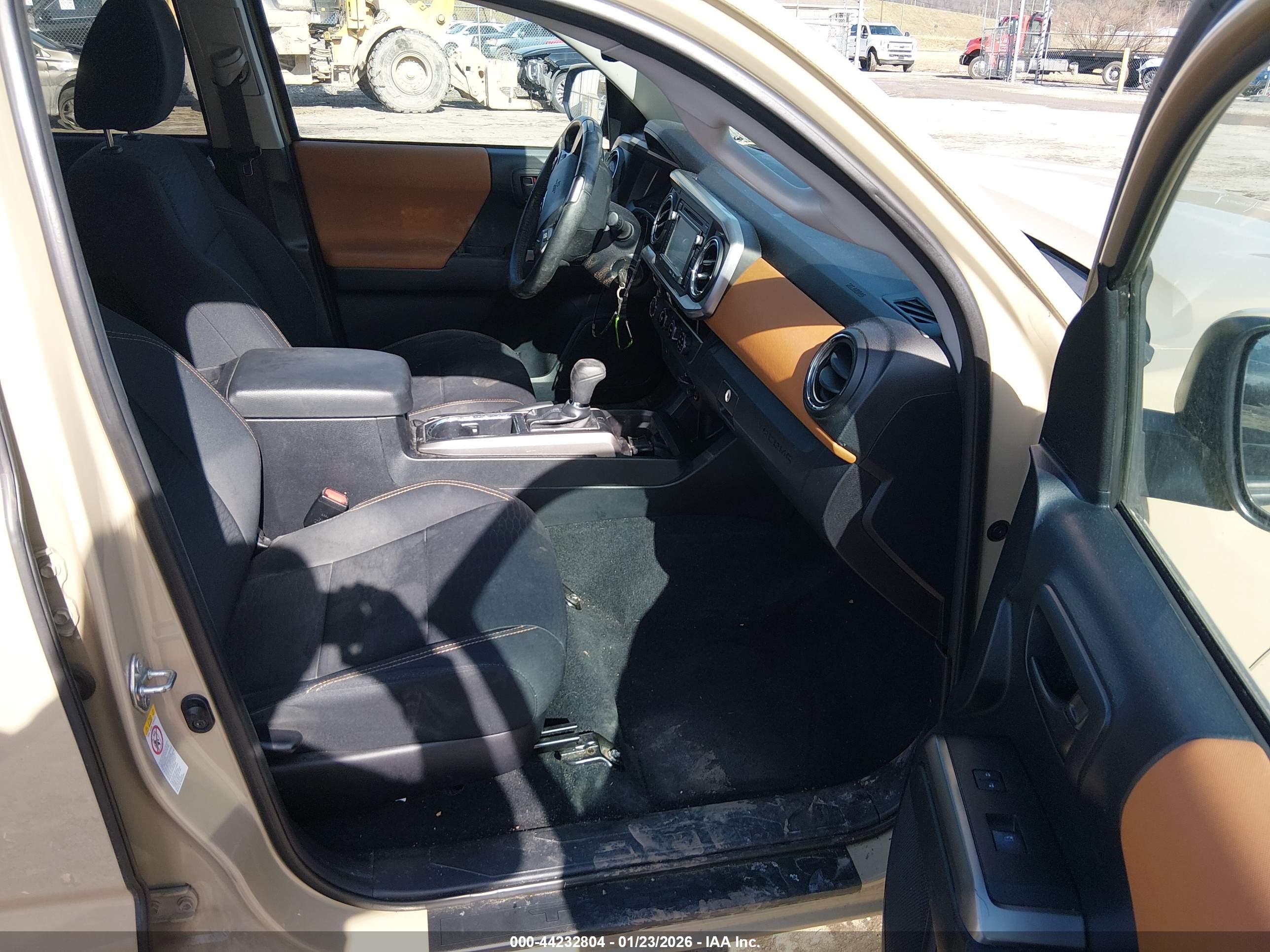TOYOTA TACOMA image 5