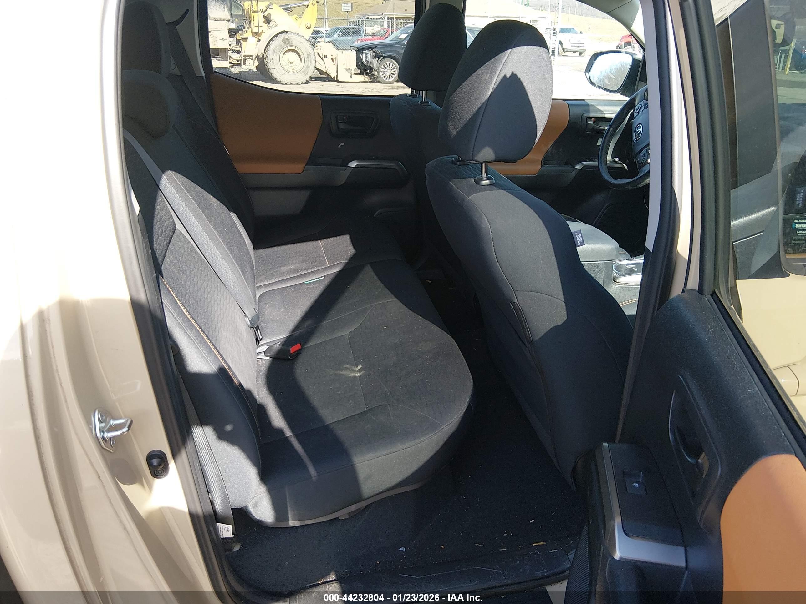 TOYOTA TACOMA image 8