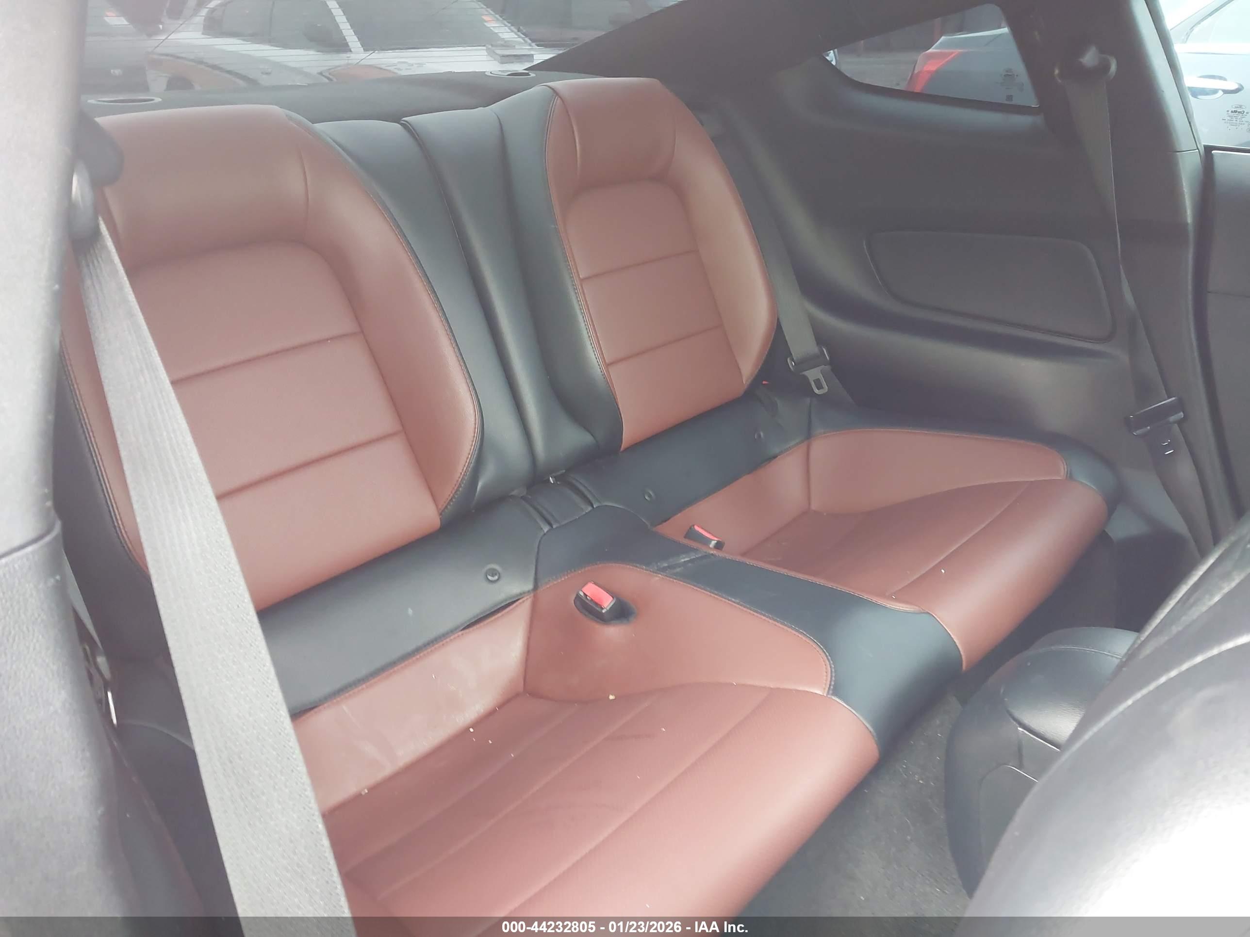 FORD MUSTANG image 8