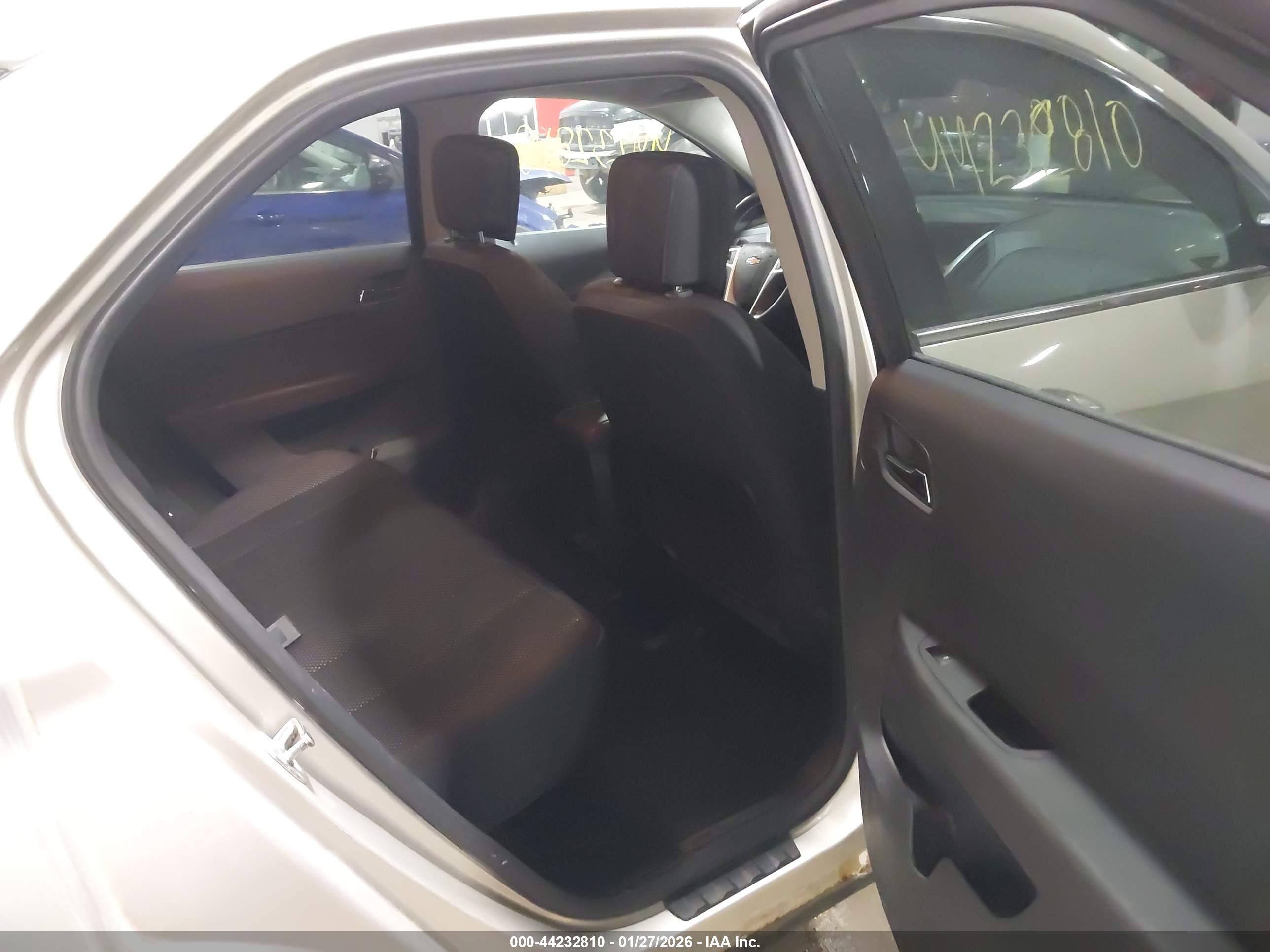 CHEVROLET EQUINOX image 8