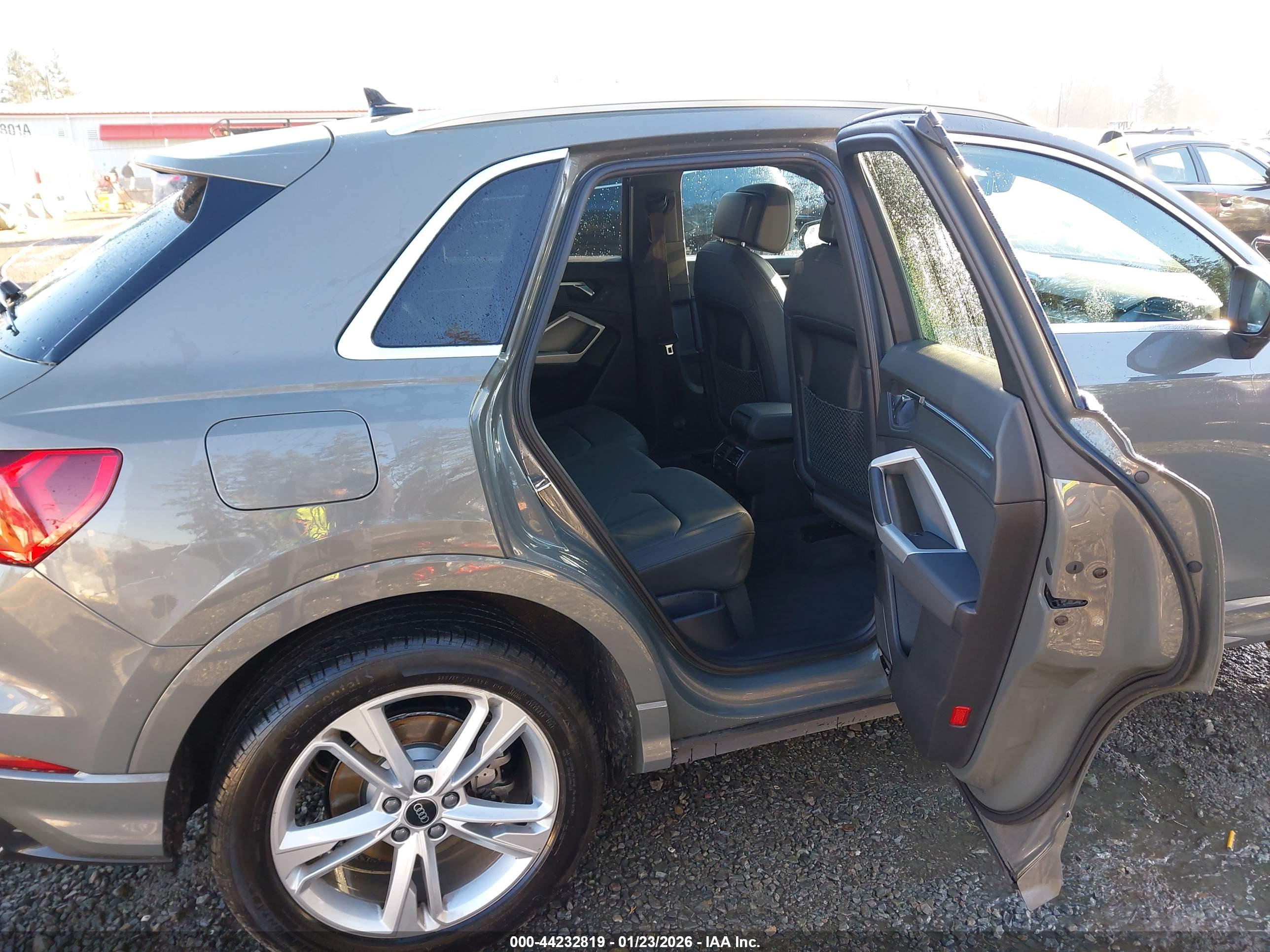 AUDI Q3 image 8