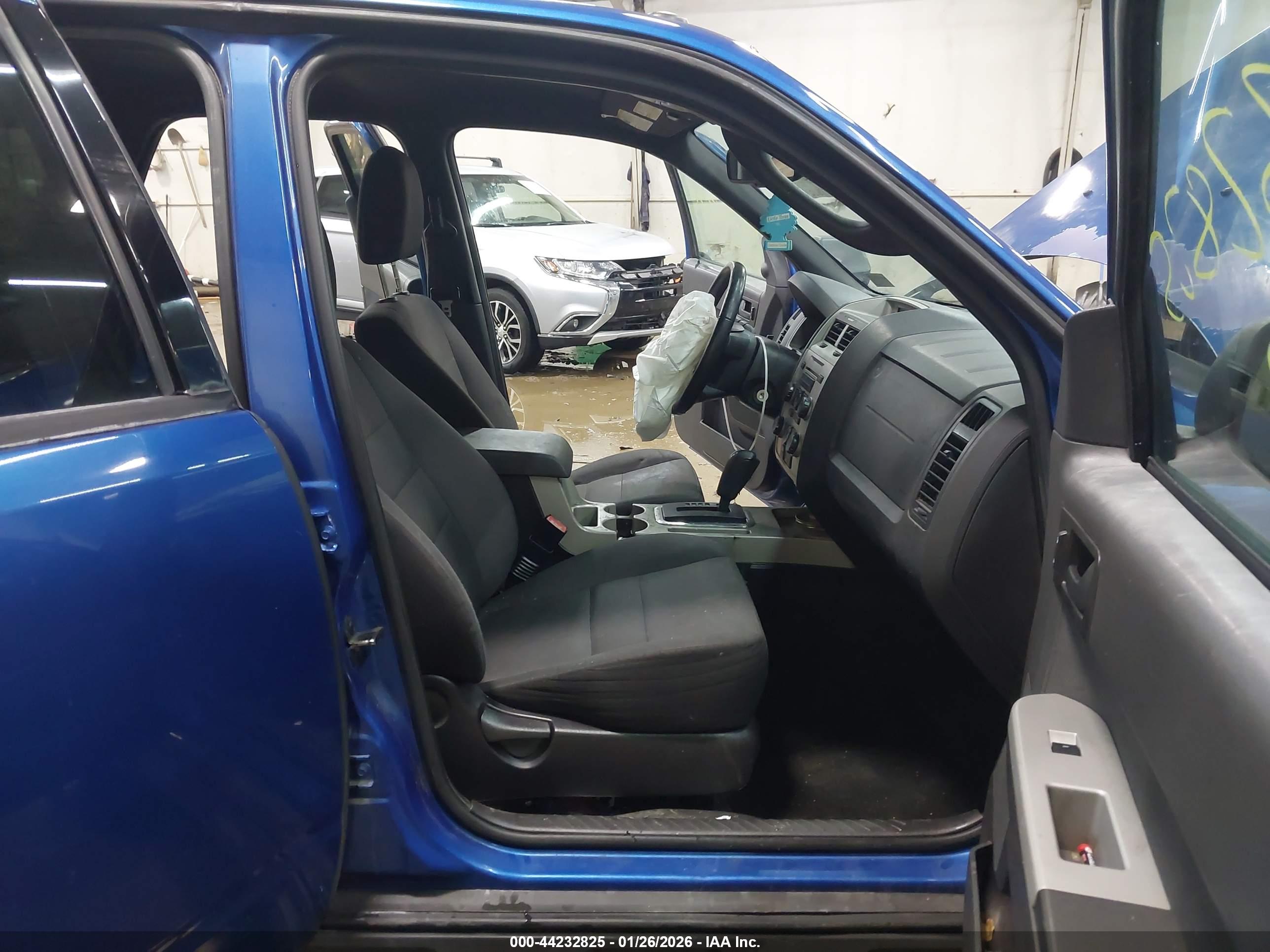 FORD ESCAPE image 5